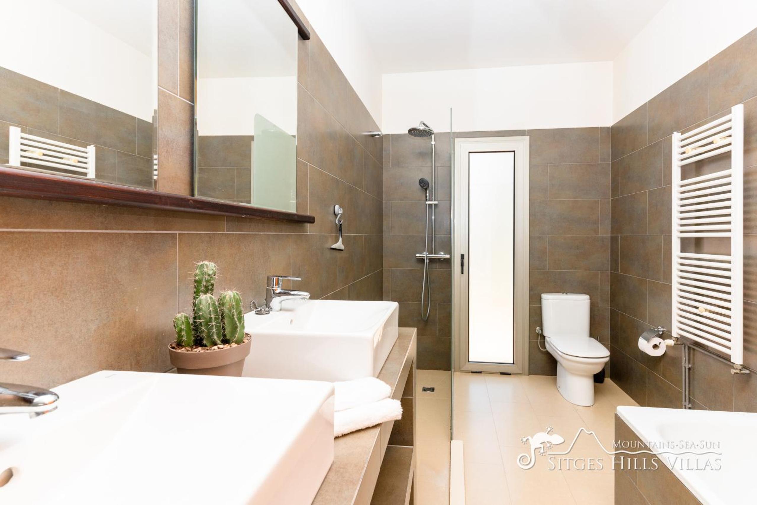 Designer Villa Elodie with private pool and space