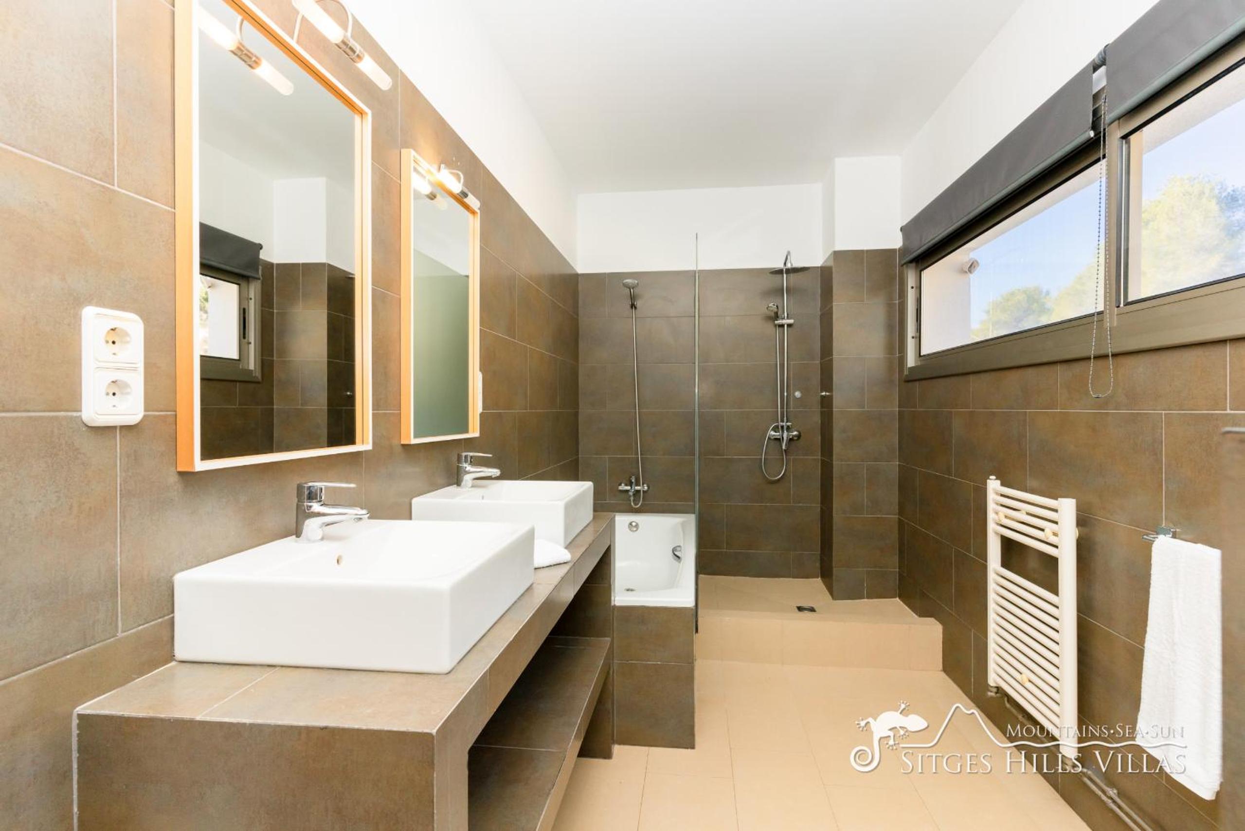 Designer Villa Elodie with private pool and space