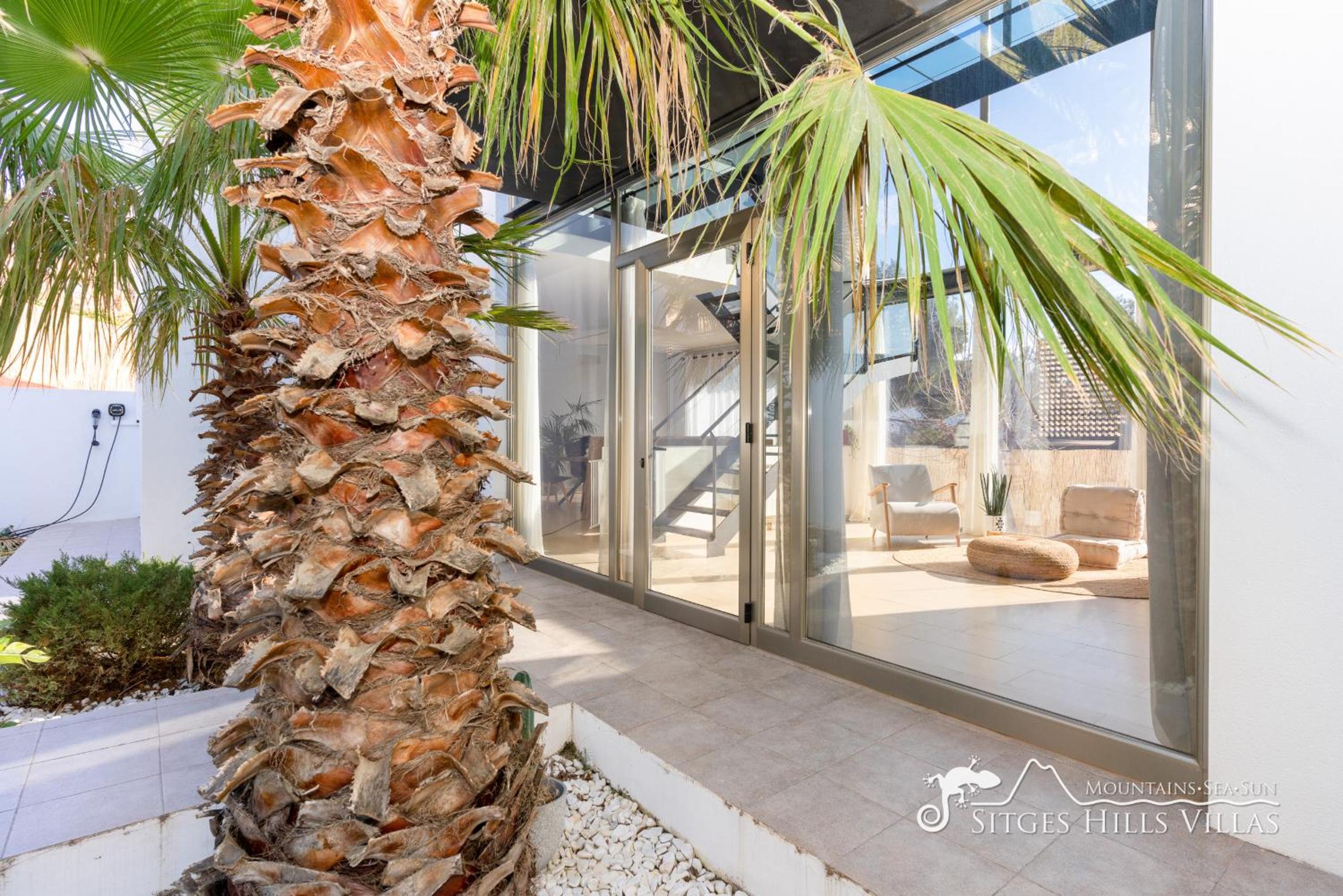 Designer Villa Elodie with private pool and space
