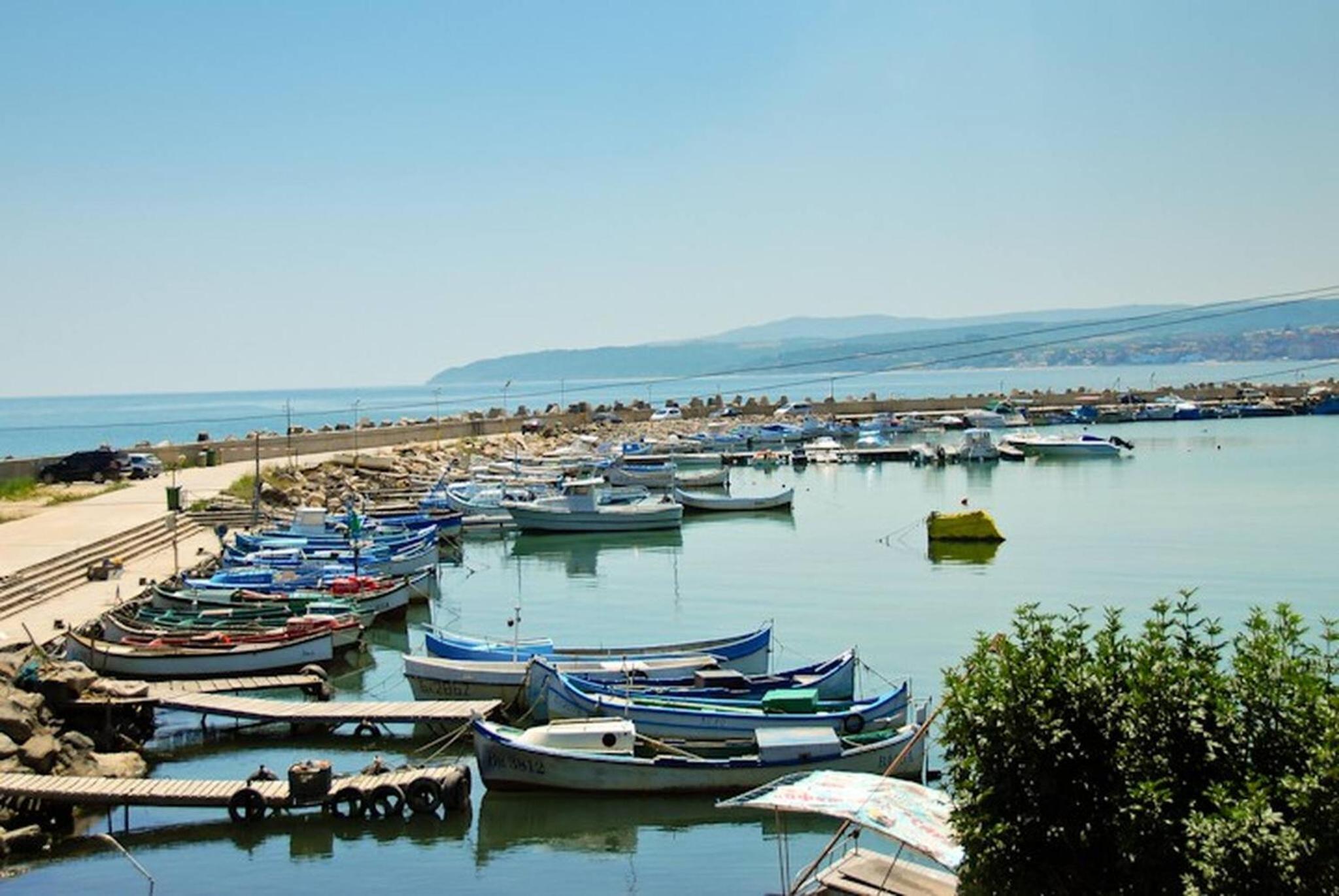 Nice 2 Bedrooms With Ocean View In Byala