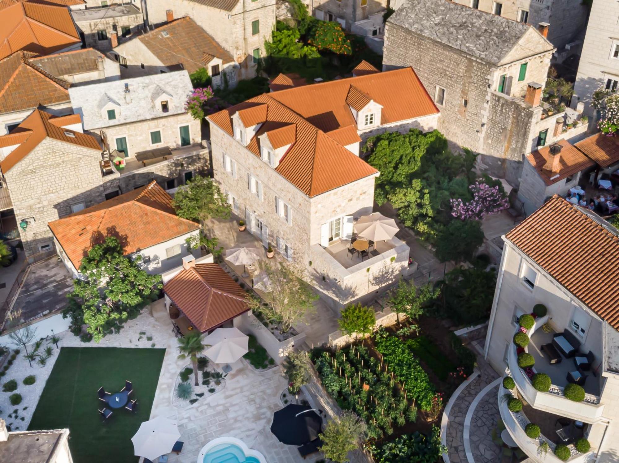 Grand Stone Casa Ciccarelli by Irundo view 3