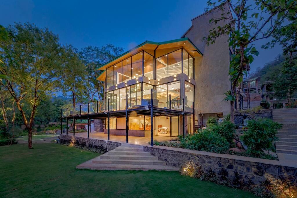 SaffronStays Sonnet - 4BR veg pool villa with grand piano, theater, lawn & mountain views near Mumbai