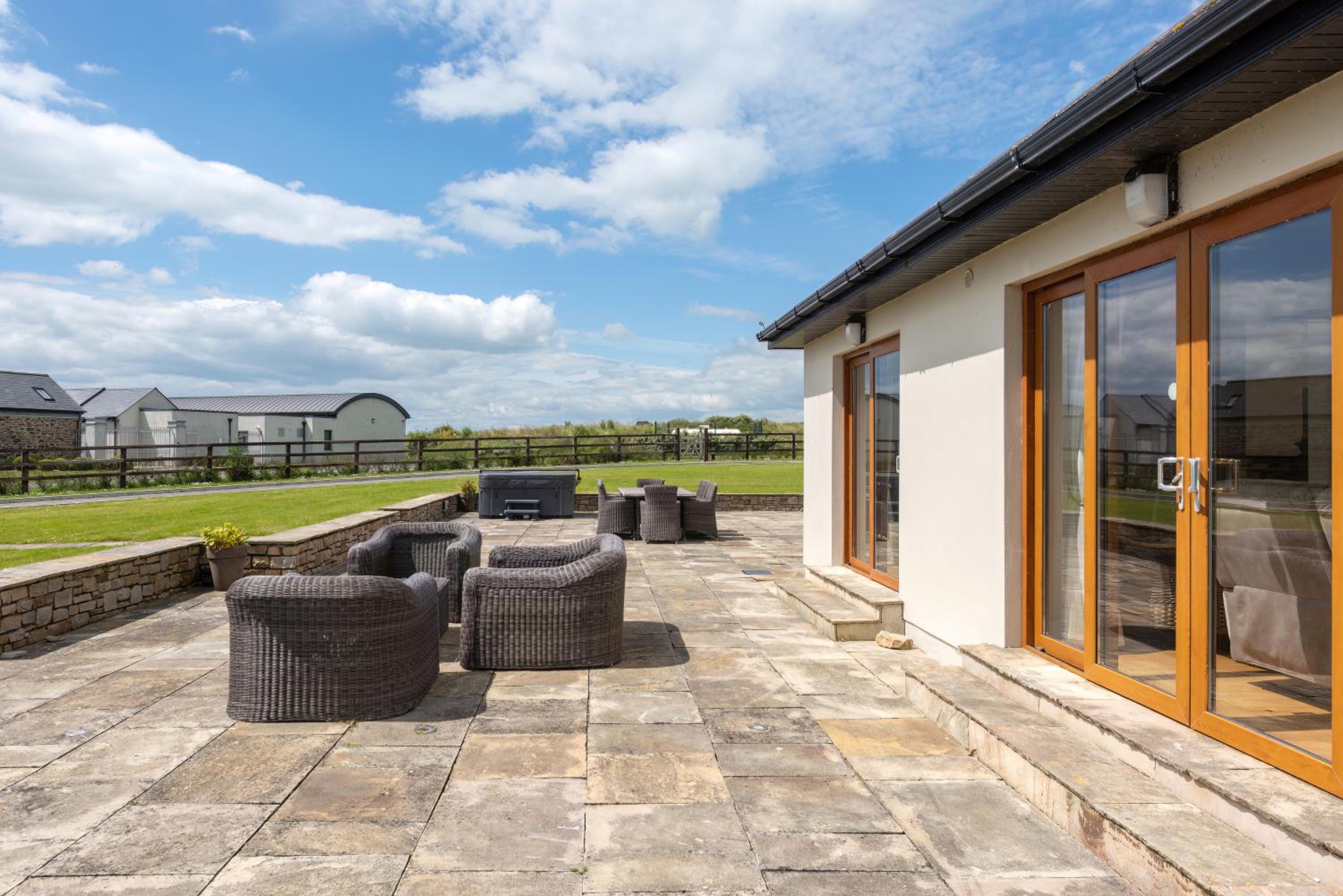 5 Bed Villa - Sleeps 10 - Hot Tub - Country Views view 2