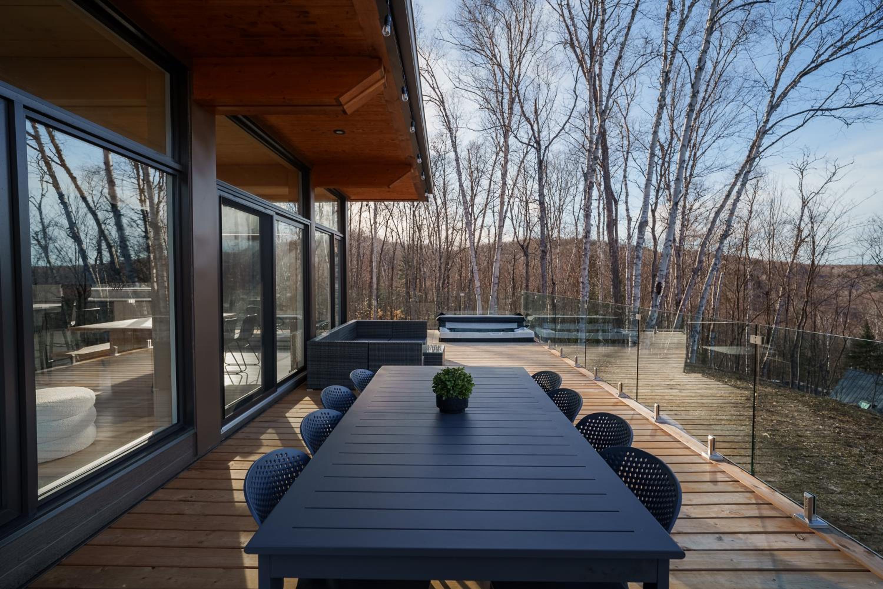 Luxury Scandinavian Retreat in Mont Tremblant with Spa