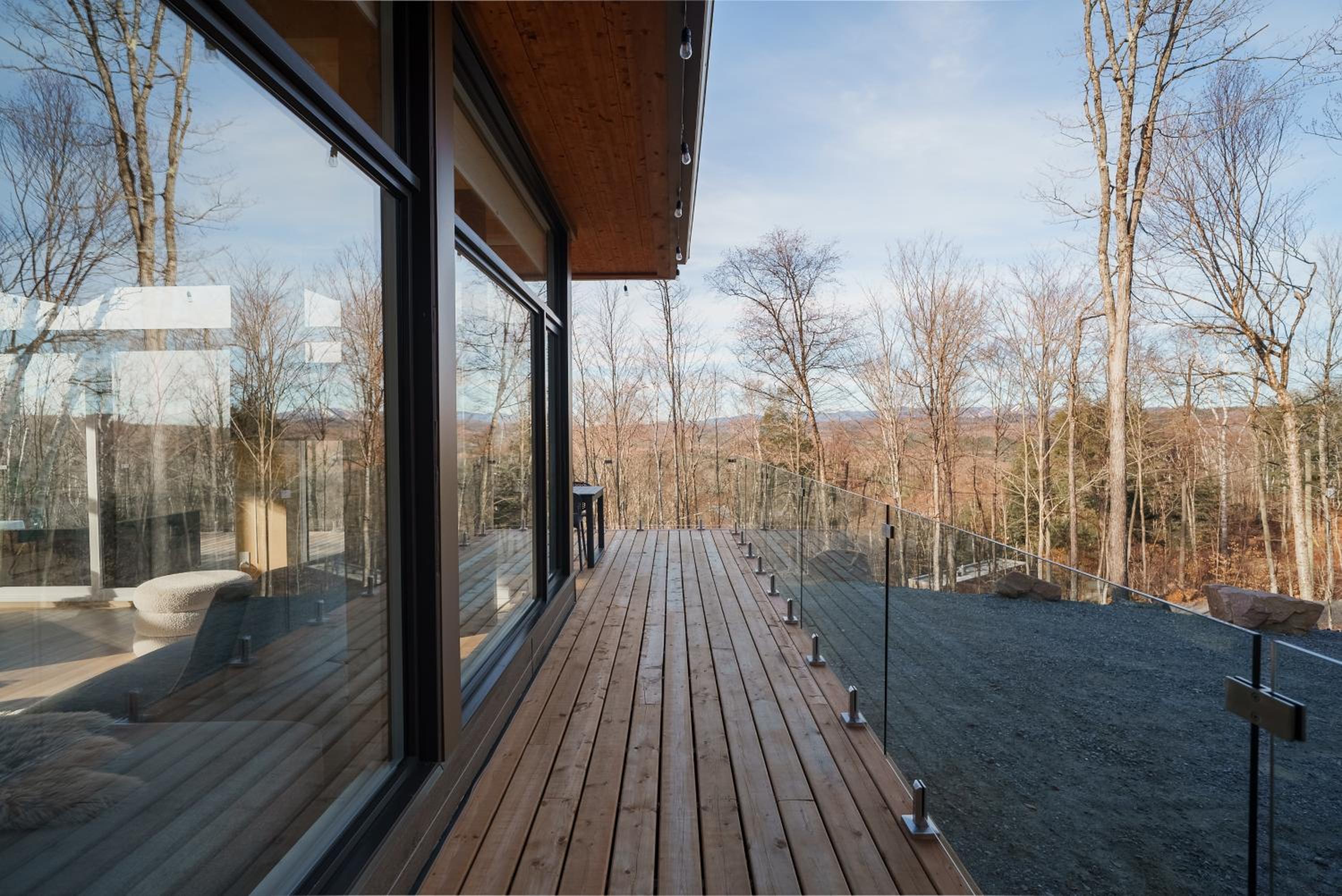 Luxury Scandinavian Retreat in Mont Tremblant with Spa