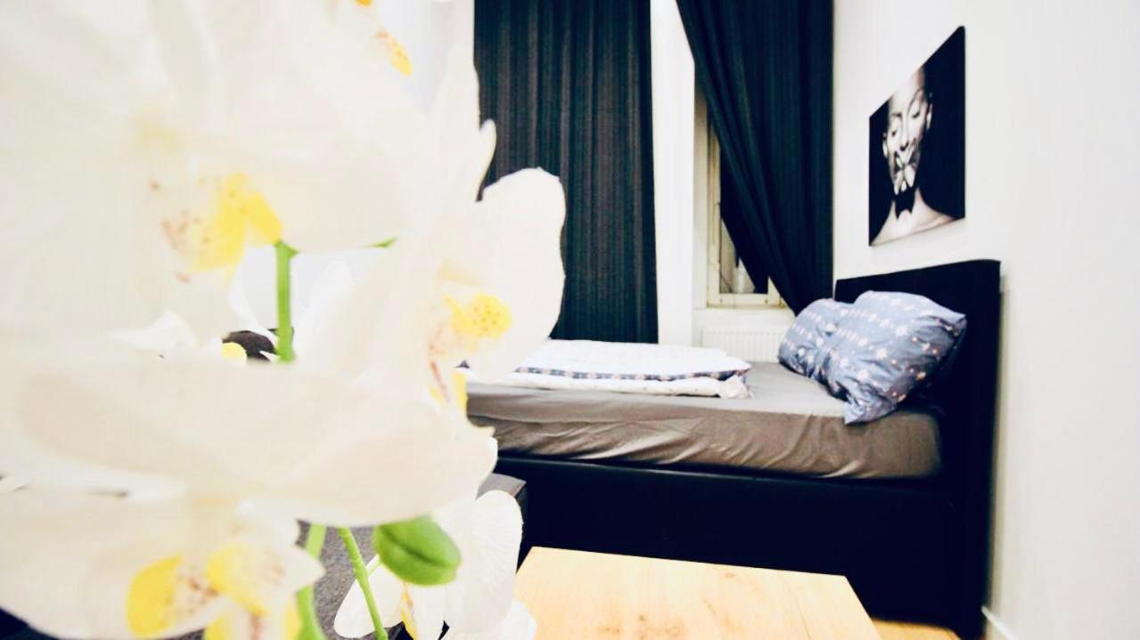 6 min to Amusement Park - Economy Rooms in Shared Apartment