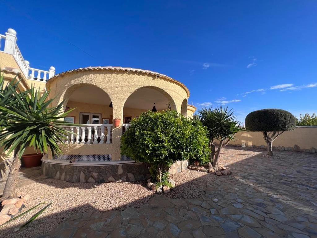 Villa with Private Pool in El Chaparral