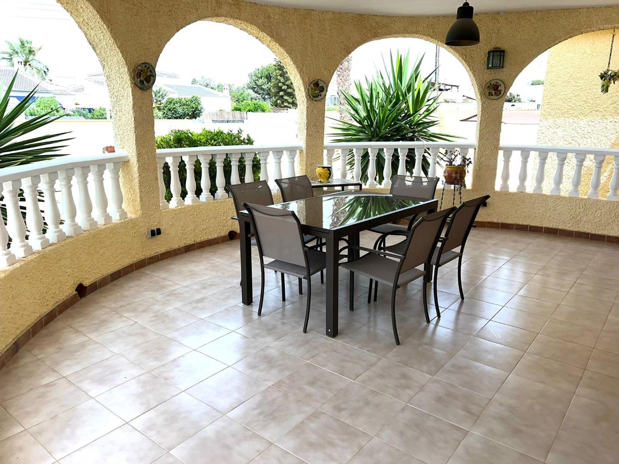 Villa with Private Pool in El Chaparral