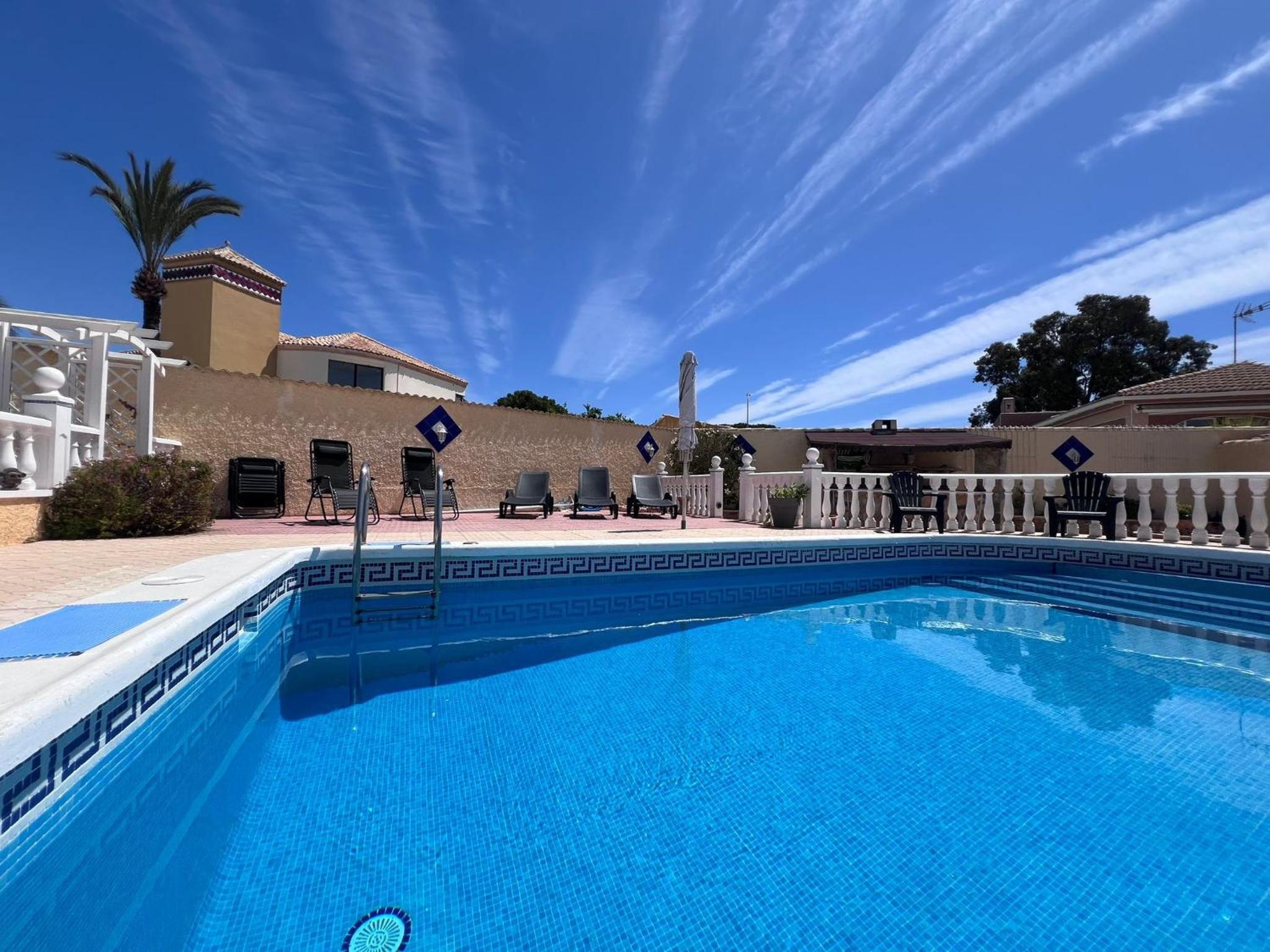 Villa with Private Pool in El Chaparral