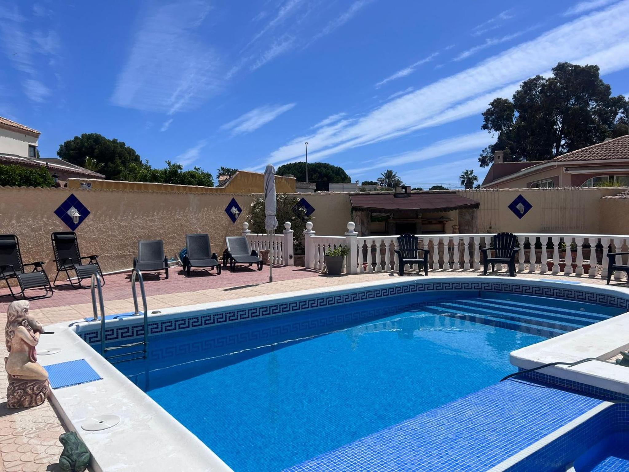 Villa with Private Pool in El Chaparral