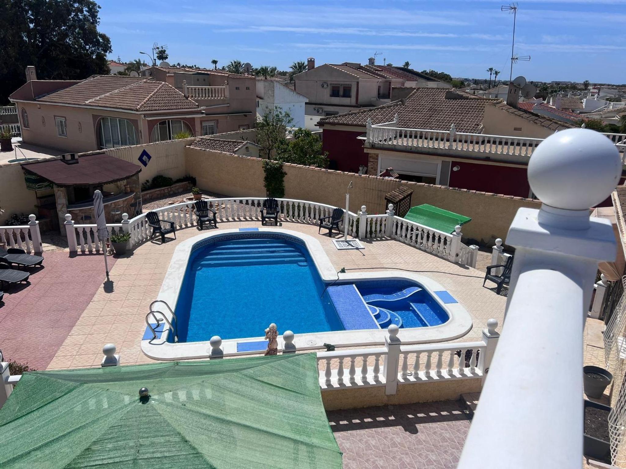 Villa with Private Pool in El Chaparral