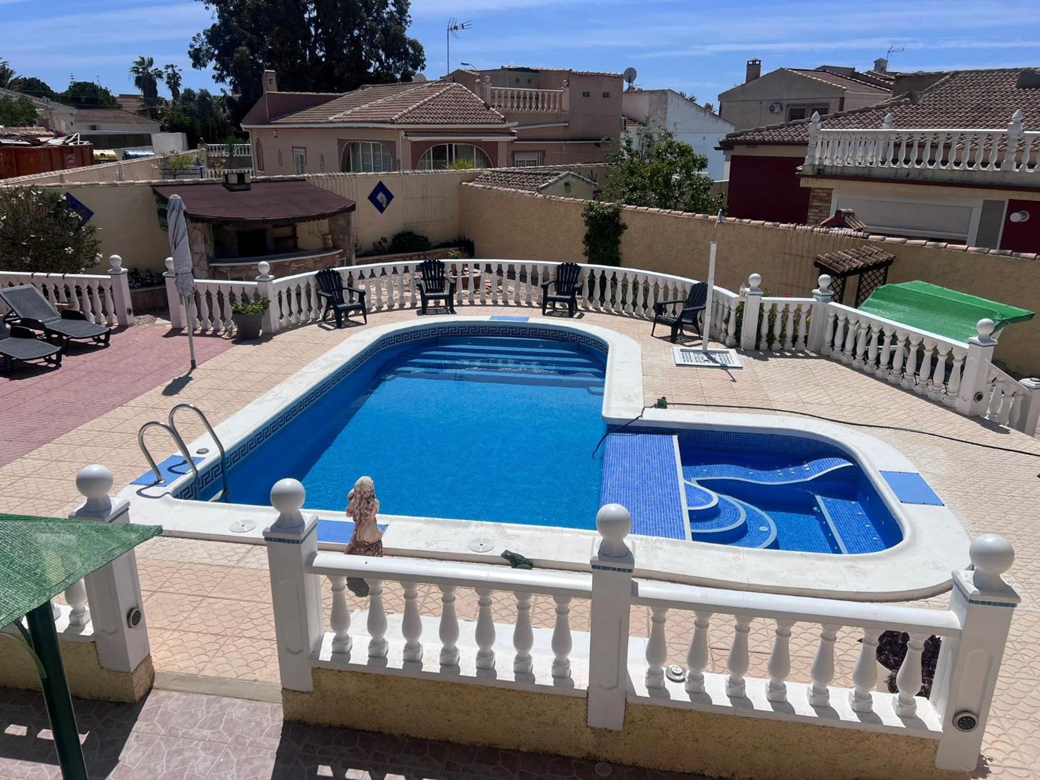 Villa with Private Pool in El Chaparral