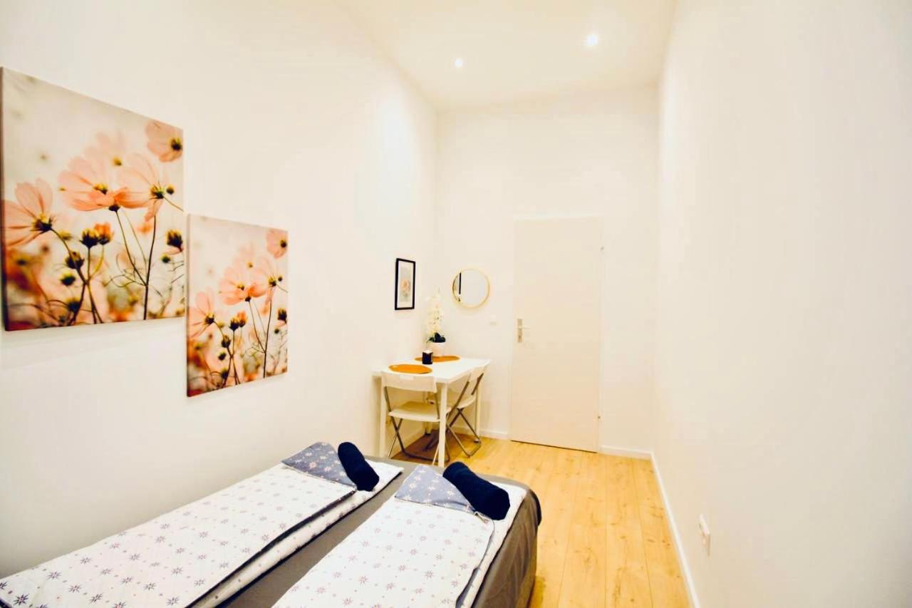 6 min to Amusement Park - Economy Rooms in Shared Apartment