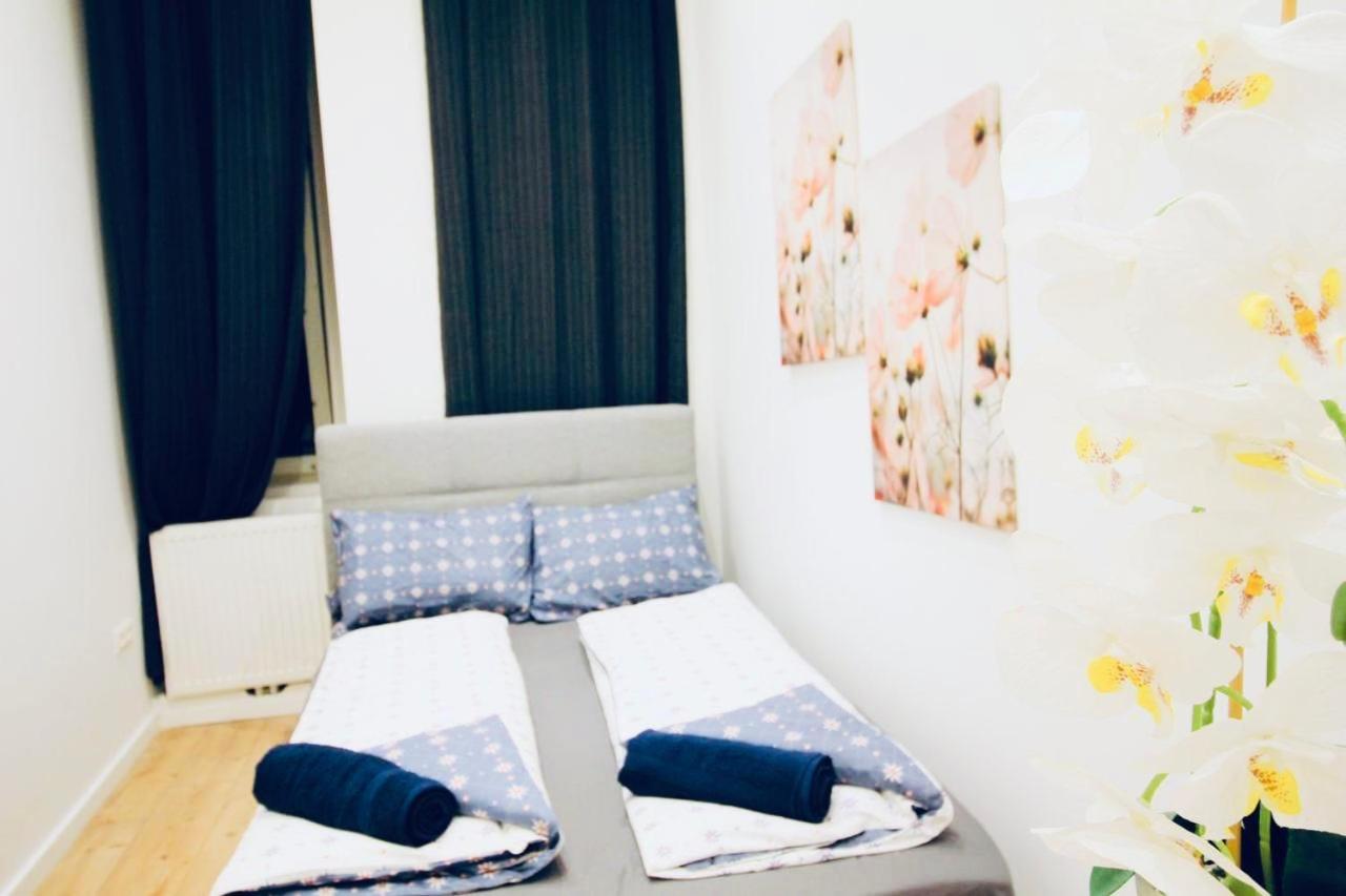 6 min to Amusement Park - Economy Rooms in Shared Apartment