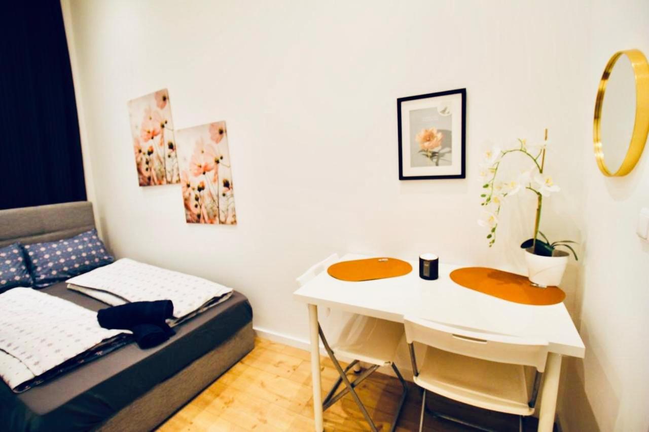 6 min to Amusement Park - Economy Rooms in Shared Apartment