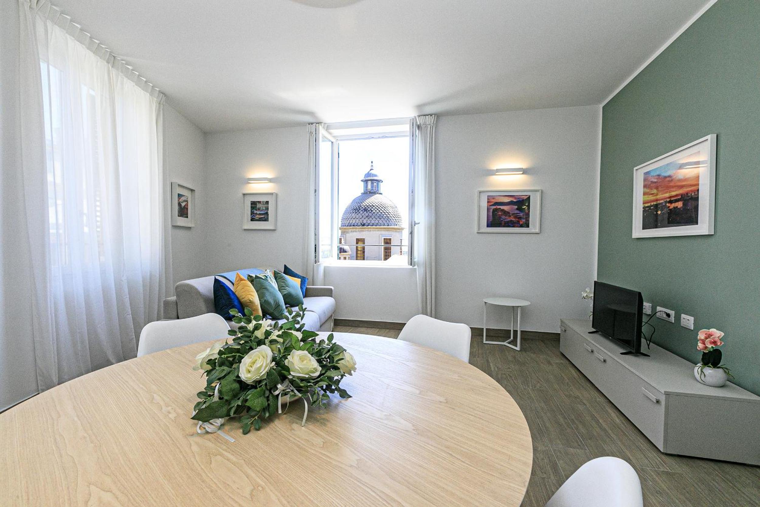 Real Italian Estate - Sunrise Genoa Suite view 4