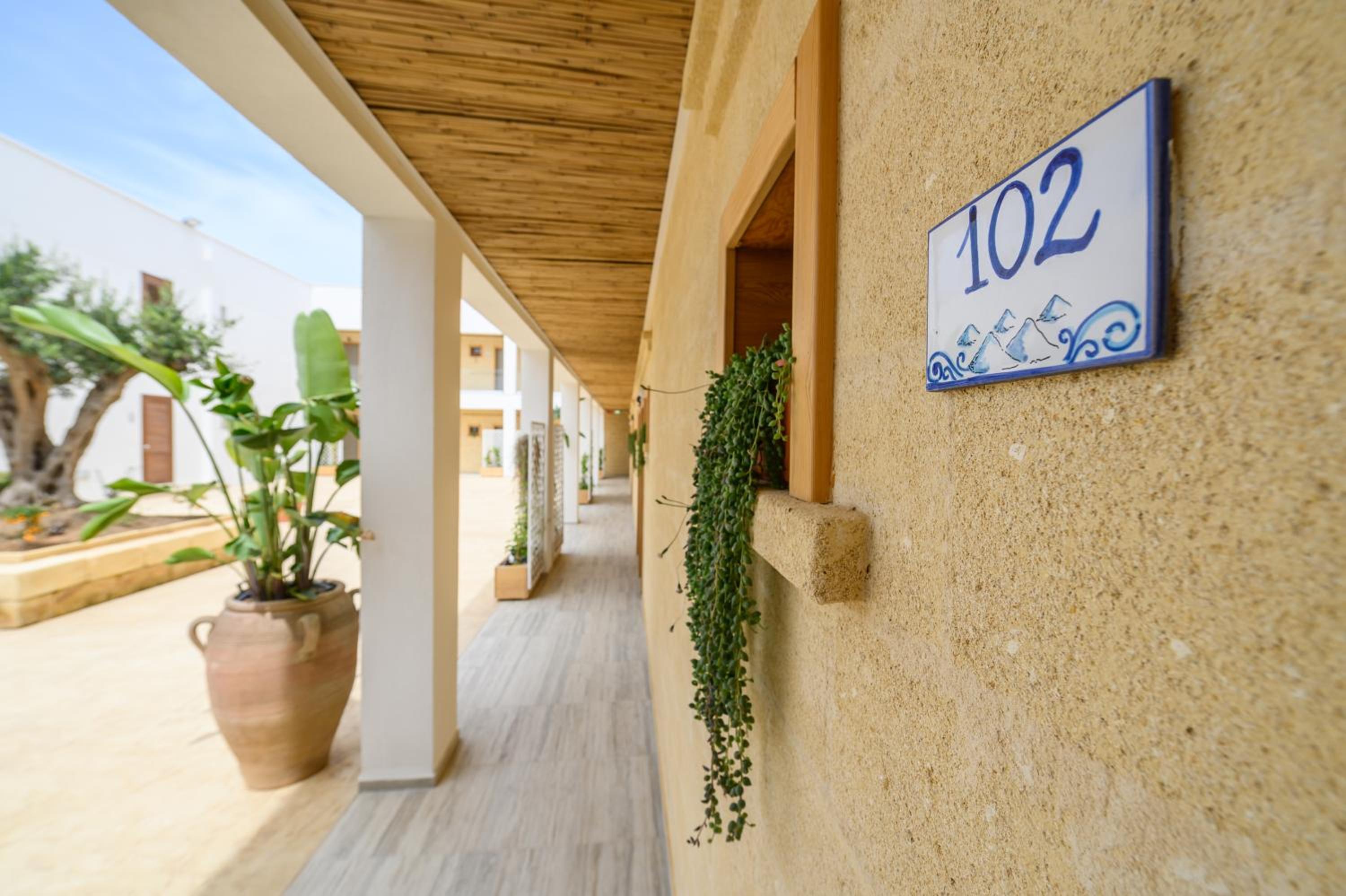 Hotel Baitan Hotel - Image 1