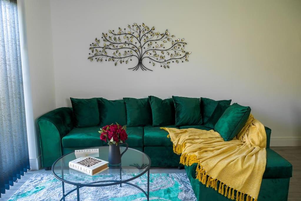 Free Parking, Families, Short Stays - Durham view 4