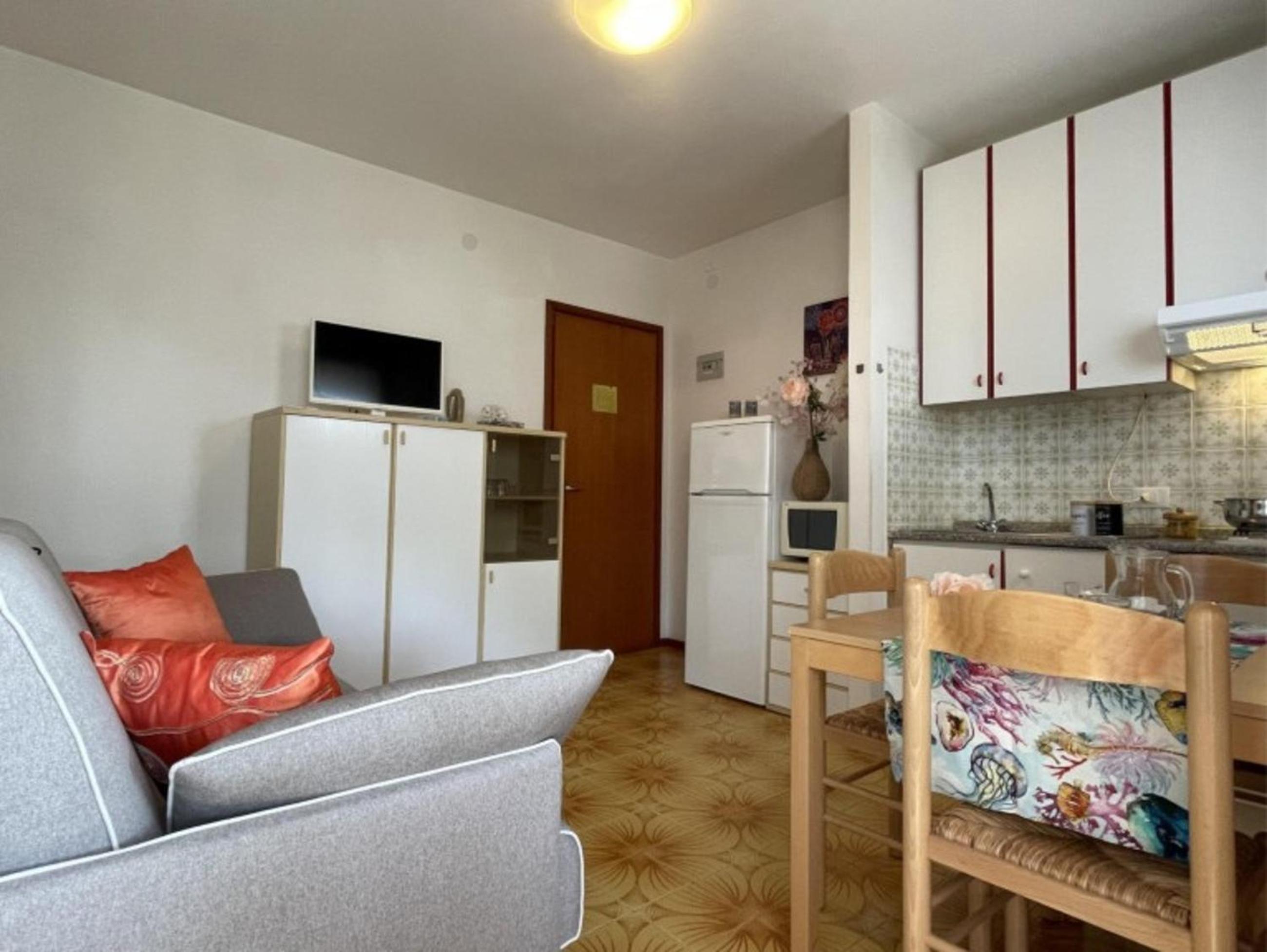 Flat only 200mt from the sea view 5