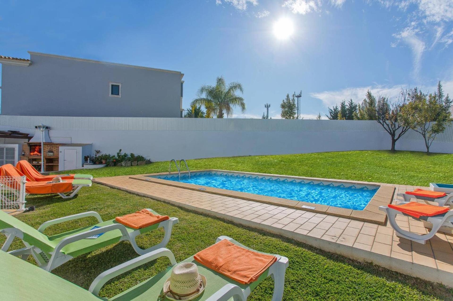 Villa Leonor by Villa Plus