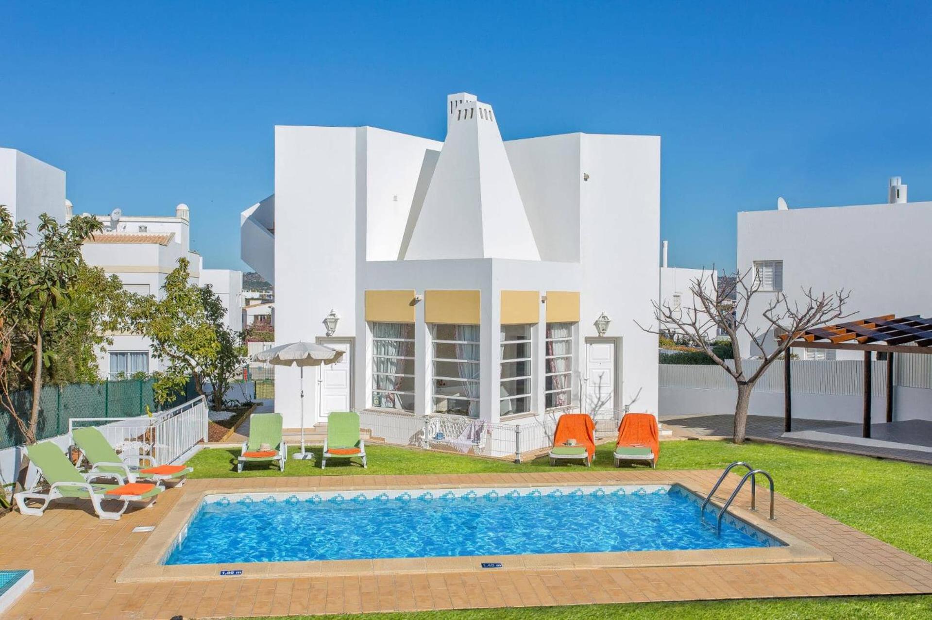 Villa Leonor by Villa Plus
