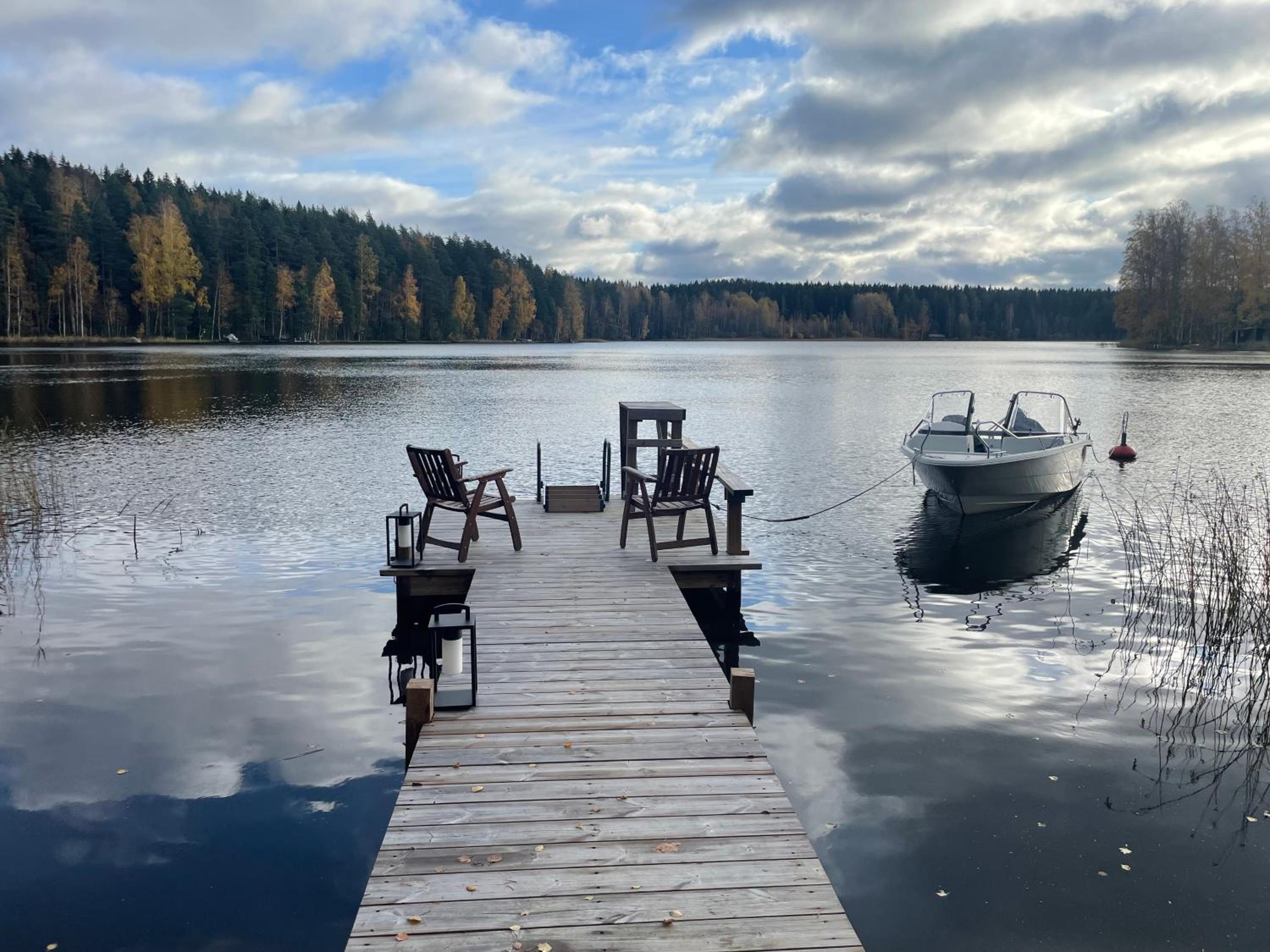 Mökki ja rantasauna rauhallisessa paikassa