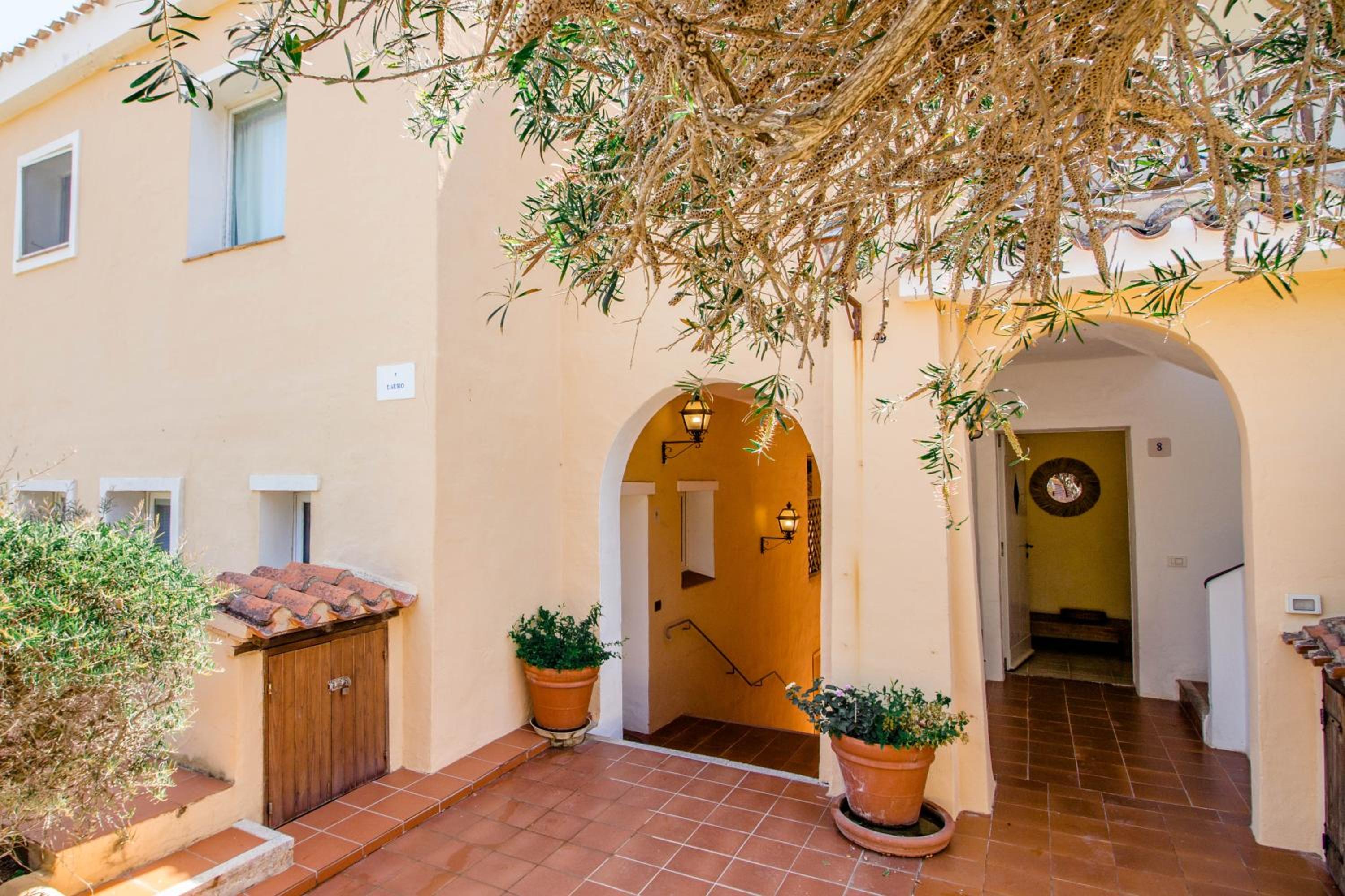 GuestHost - Porto Cervo Two-Levels Apt with Balconies and Parking