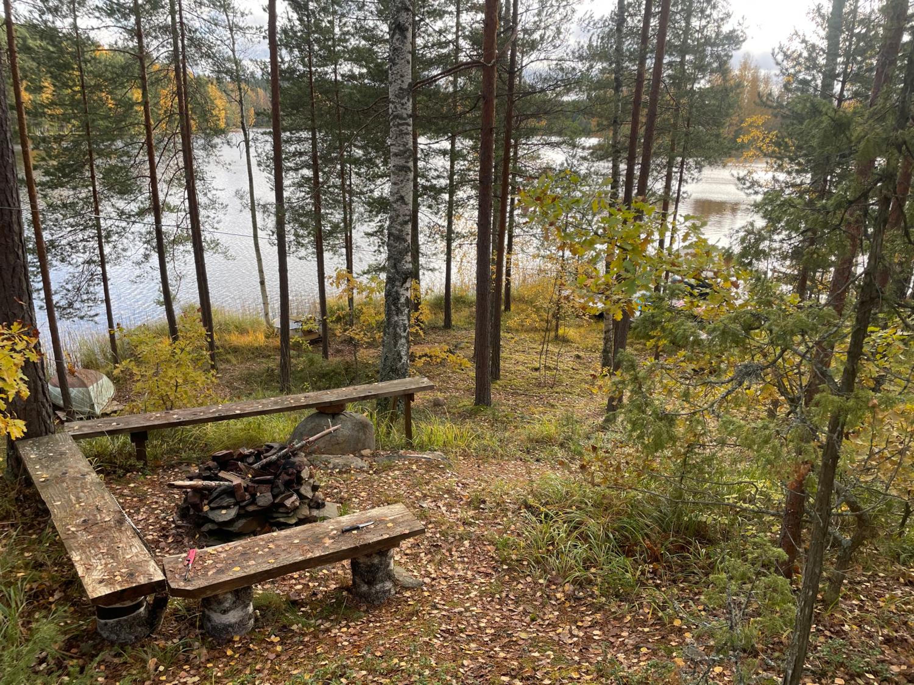 Mökki ja rantasauna rauhallisessa paikassa