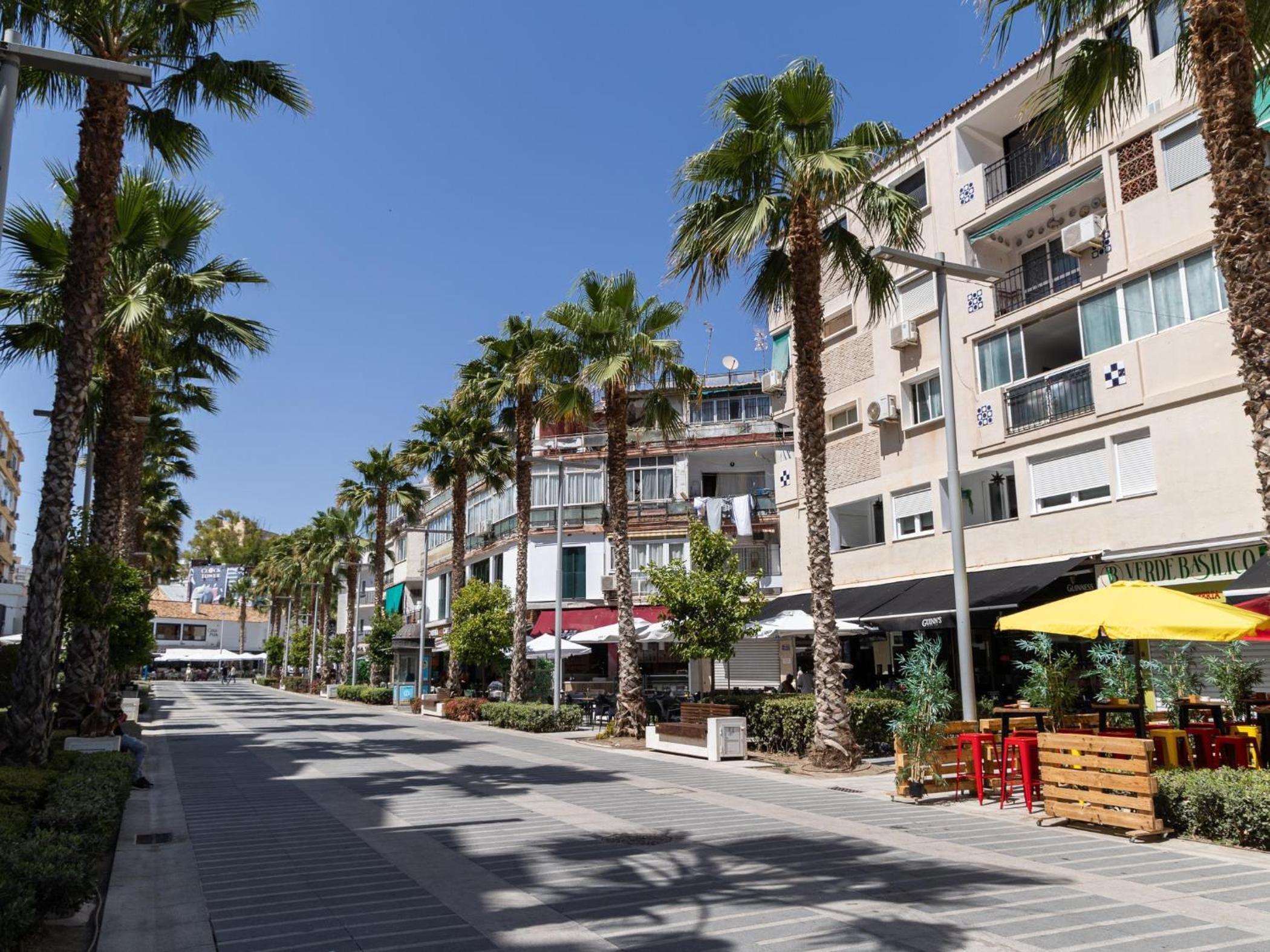 Torremolinos Centro Apartamento con parking y playa a 5 min, wifi alta velocidad