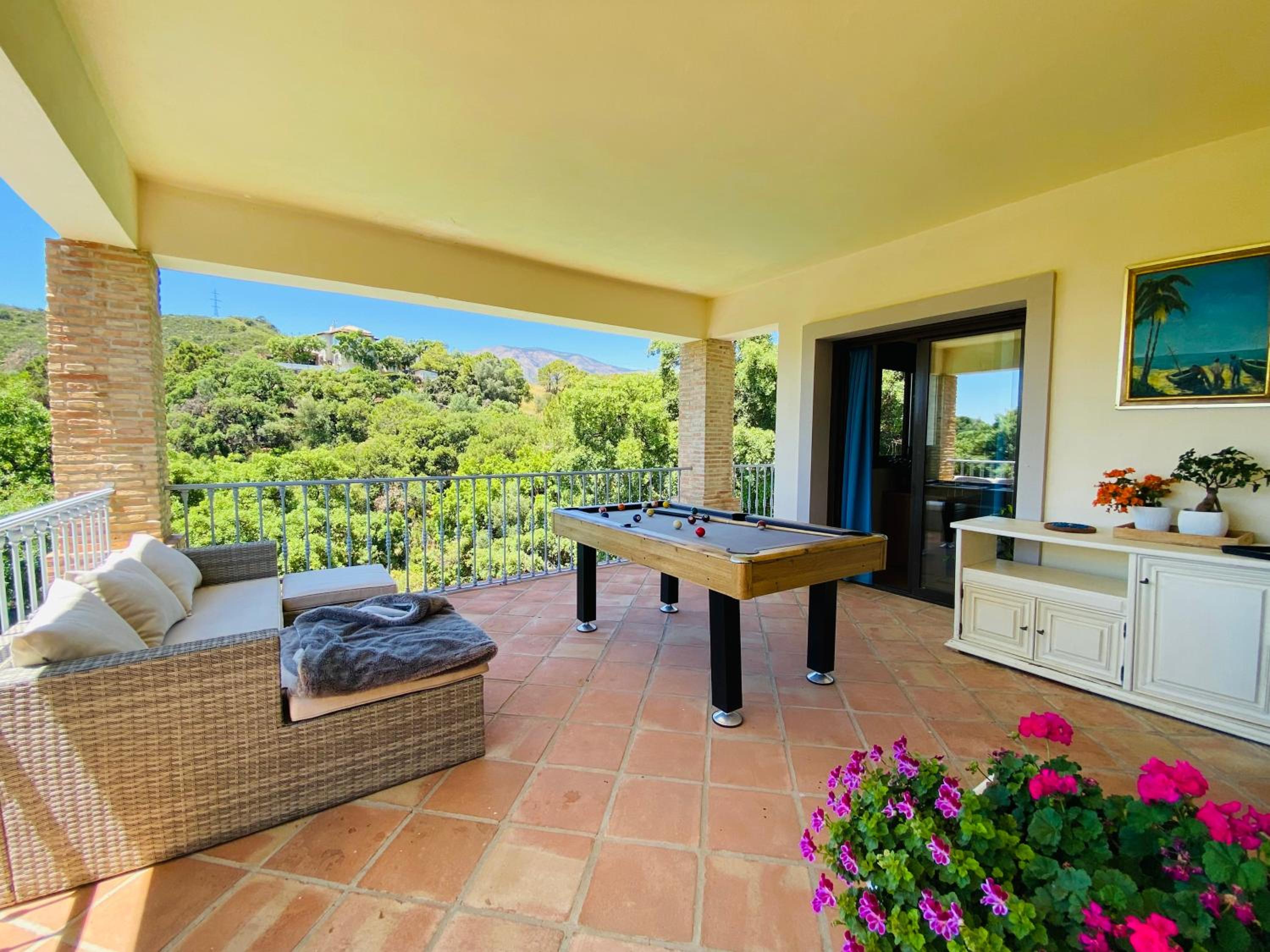 Peaceful 3 Bedroom Villa with Infinity Pool Estepona Marbella