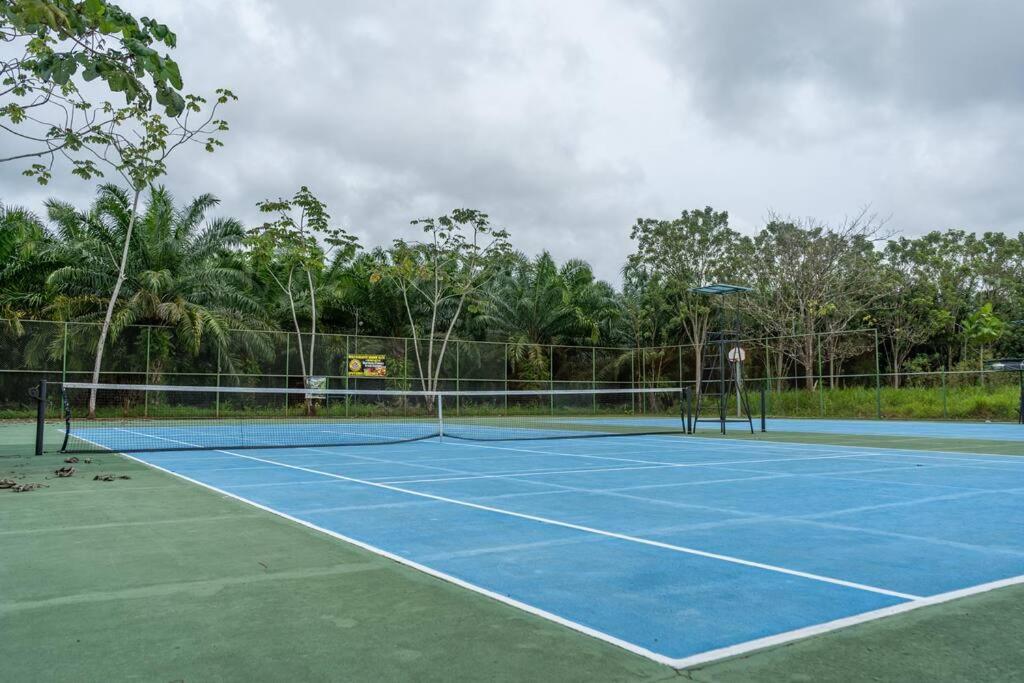 Tropical Oasis Family 2bdr