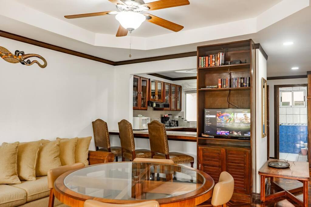 Tropical Oasis Family 2bdr