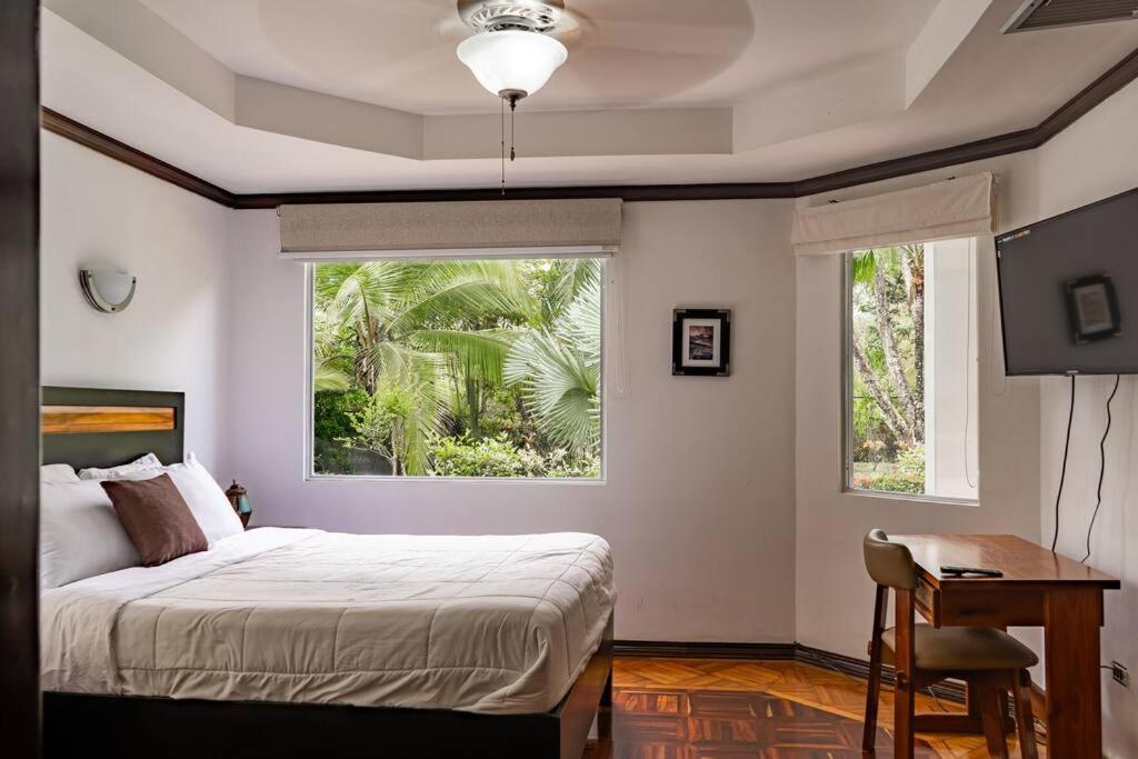 Tropical Oasis Family 2bdr
