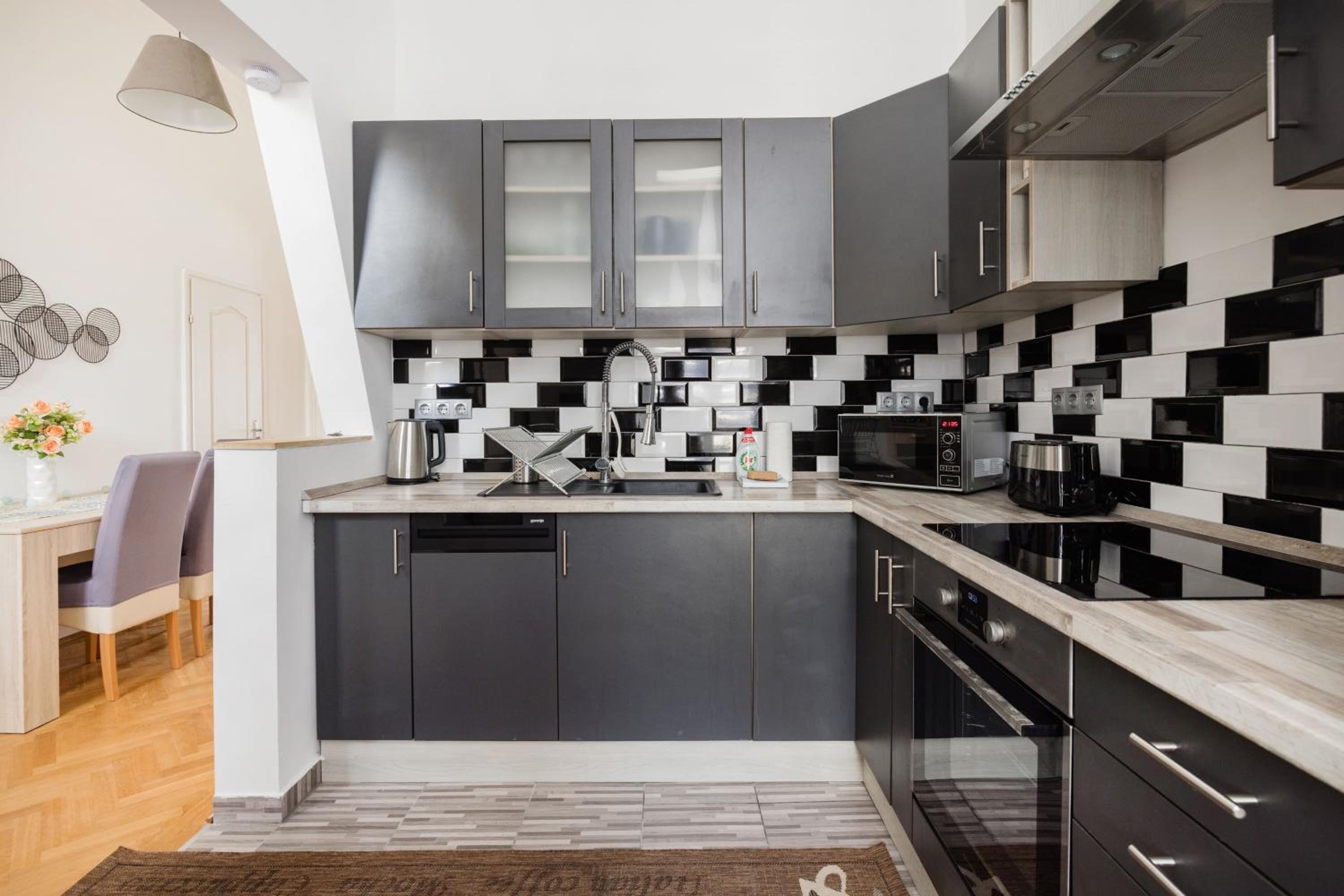 Reba Apartment