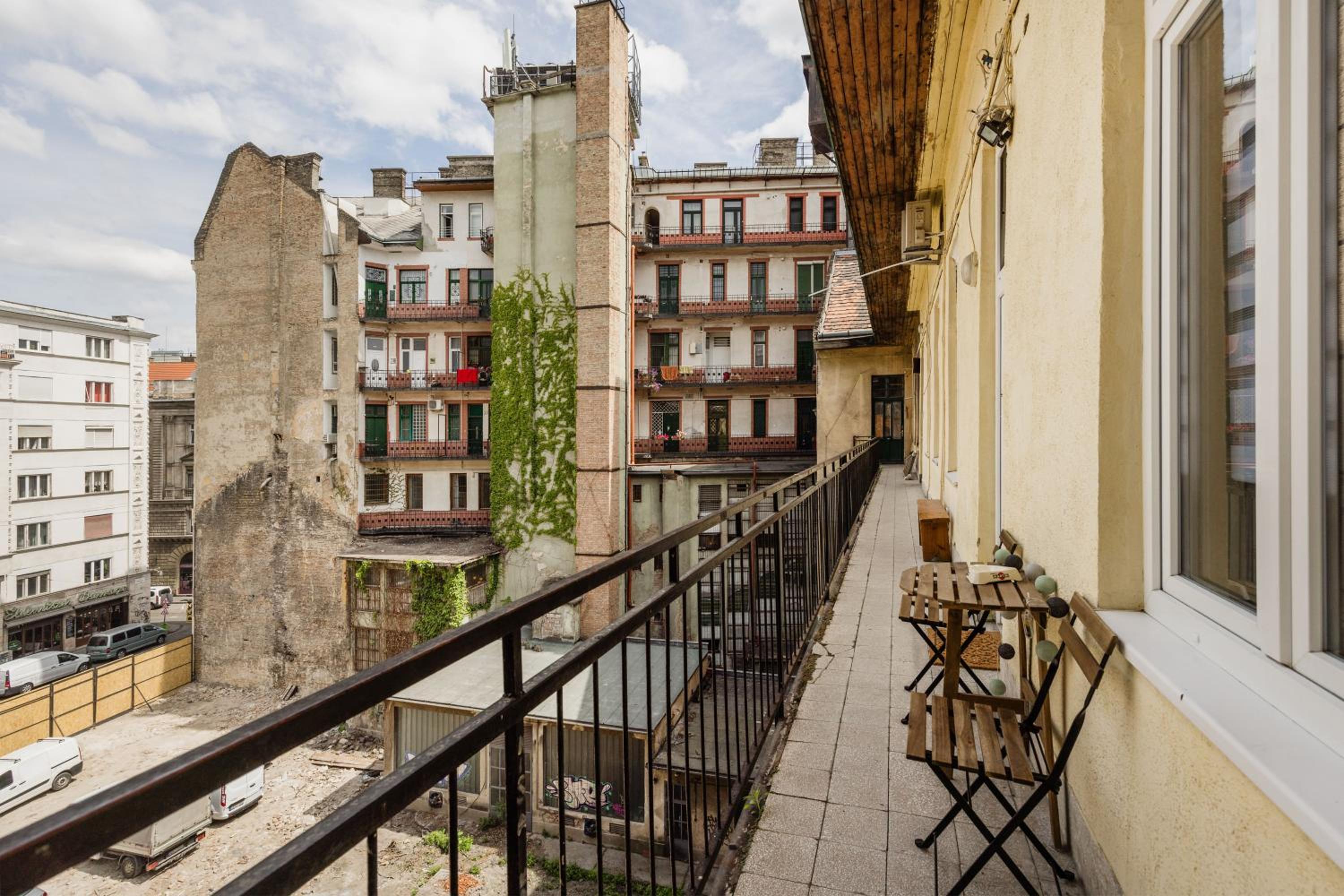 Reba Apartment