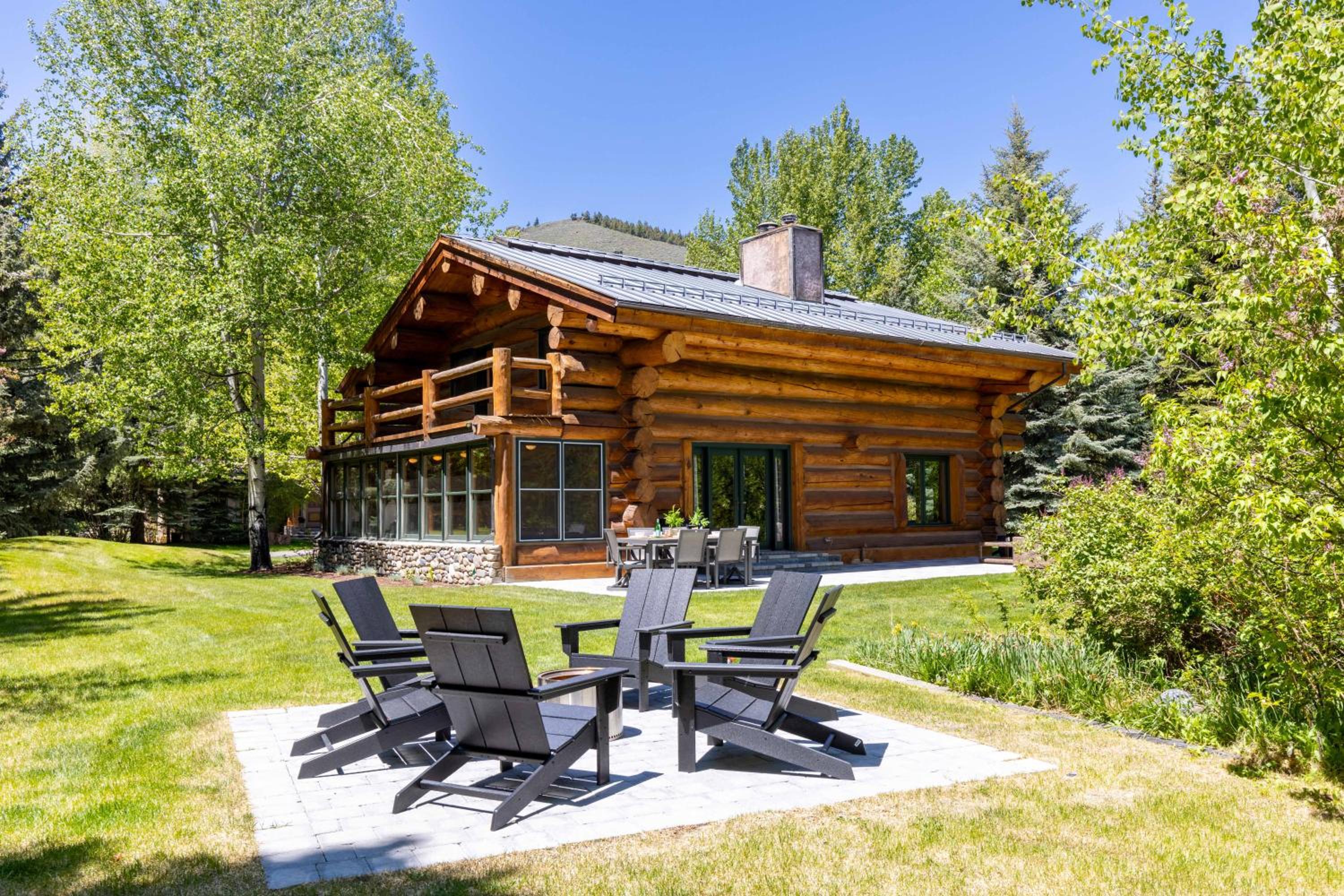Ketchum Vacations - The Luxury Cabin at Comfort Circle - Property Image 1