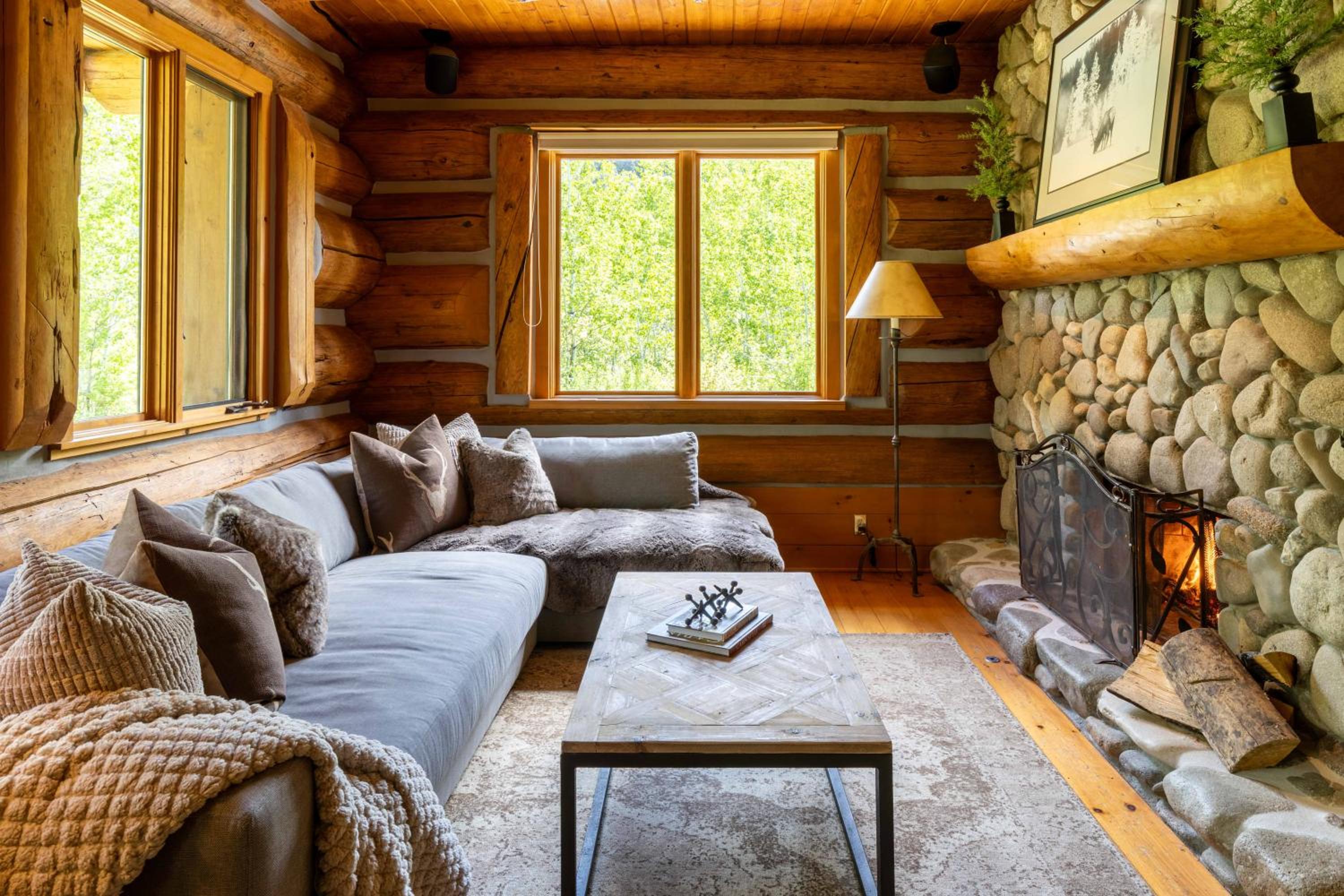 The Luxury Cabin at Comfort Circle view 4