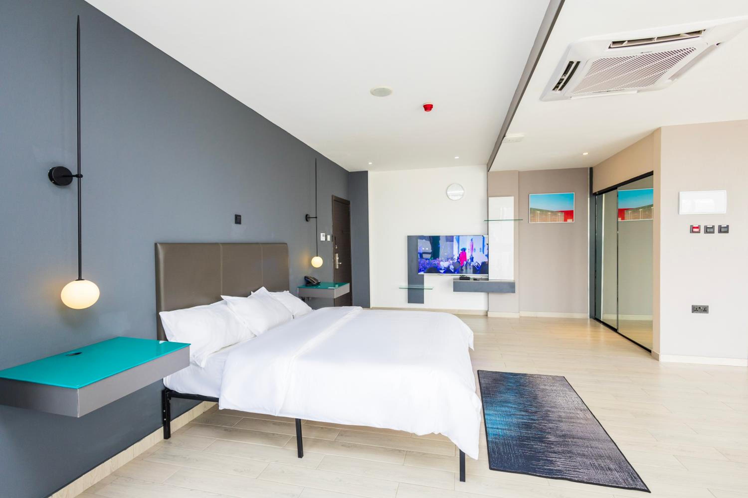 Bankable Roomzzz