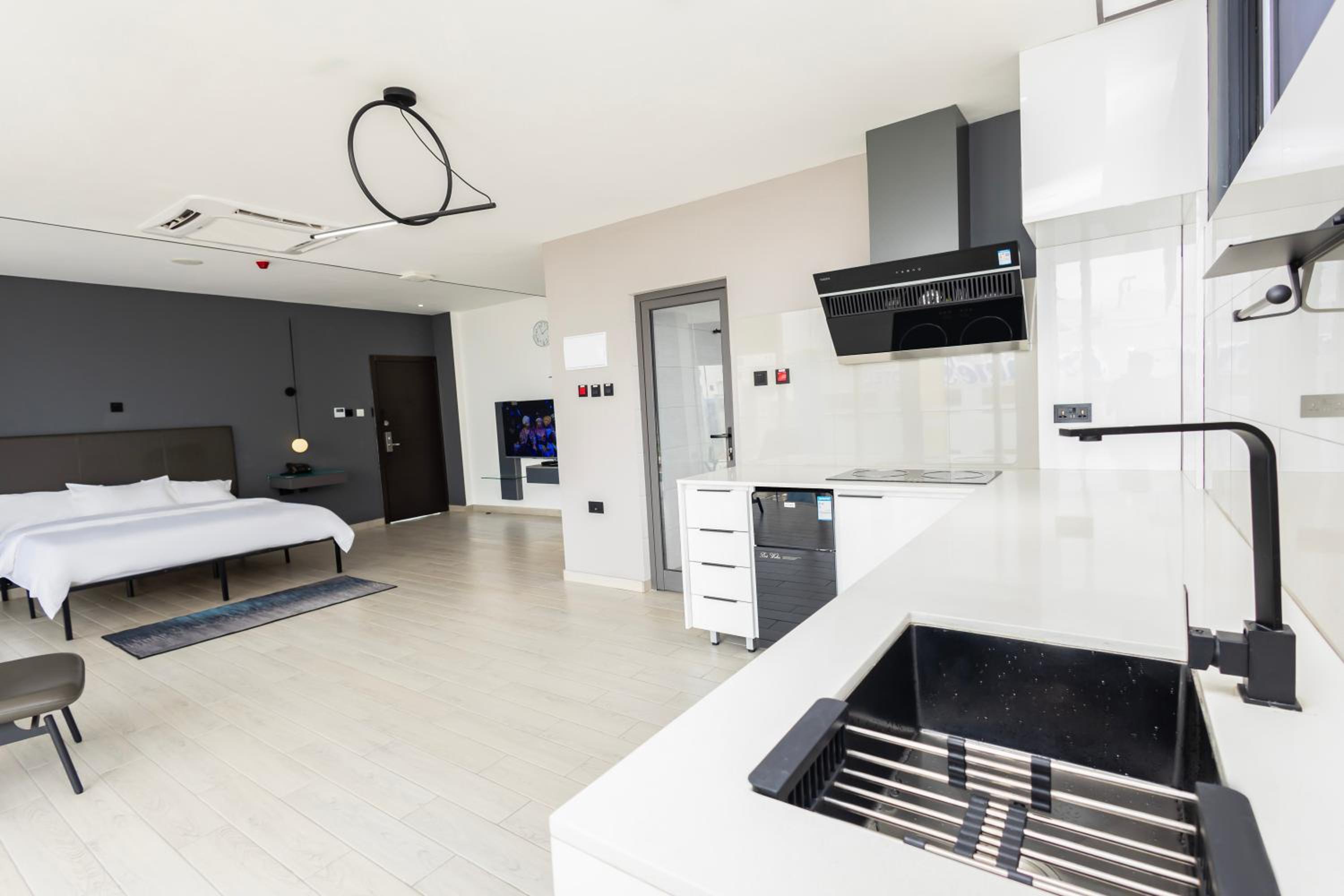 Bankable Roomzzz