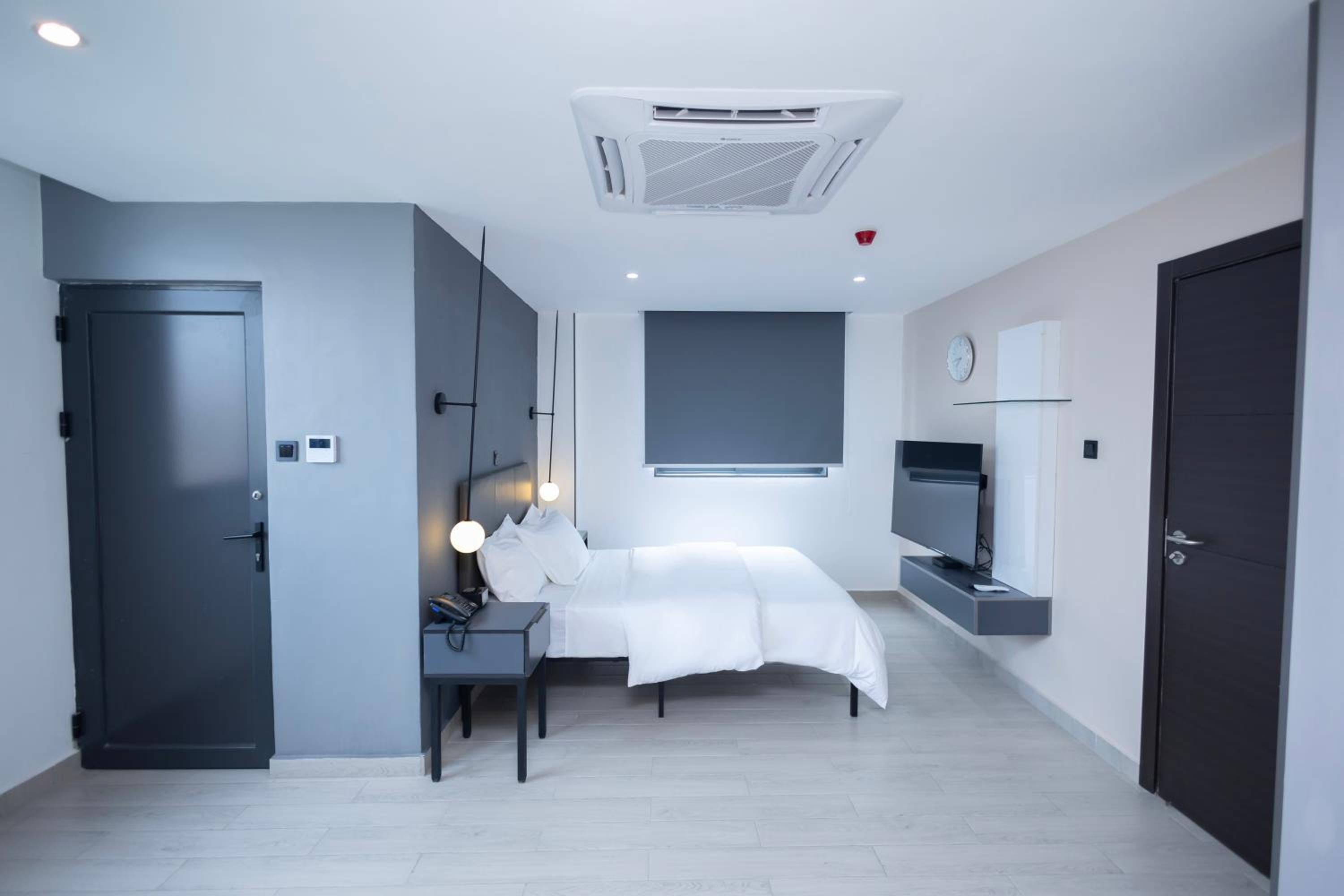 Bankable Roomzzz