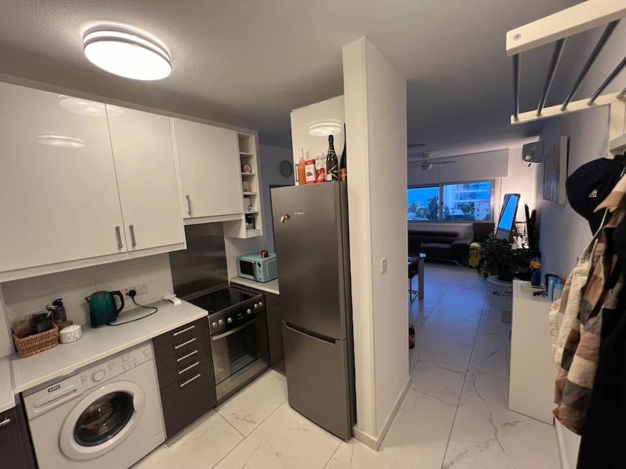 Seaview, 1 bedroom apt with a pool