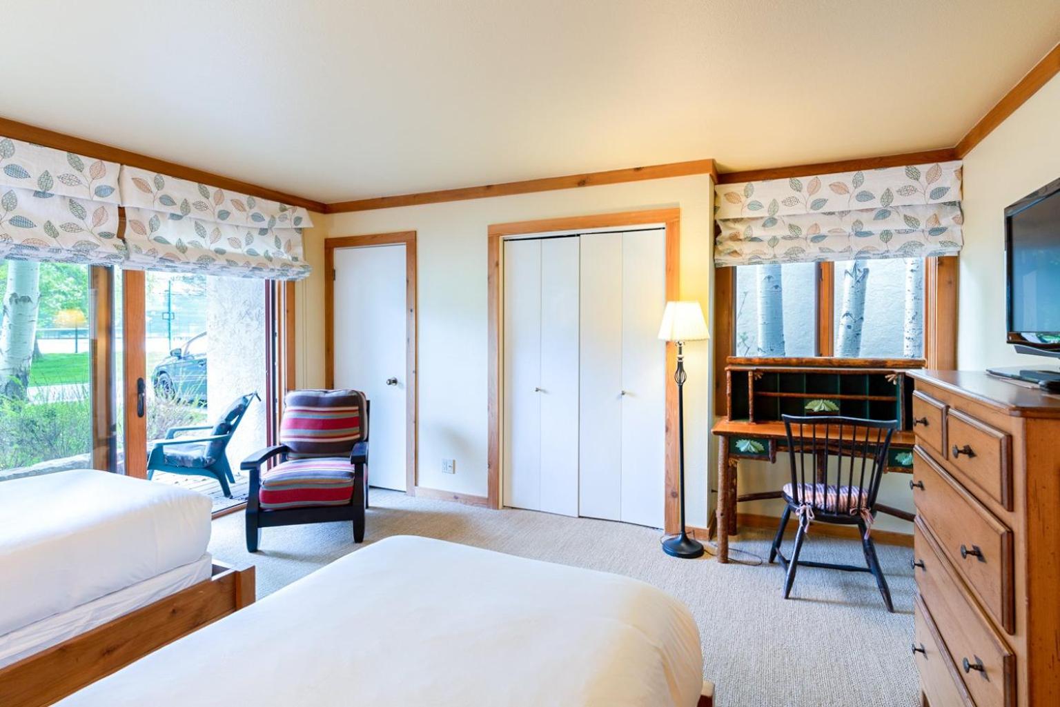 Spacious Wildflower Condo with Baldy Views view 2