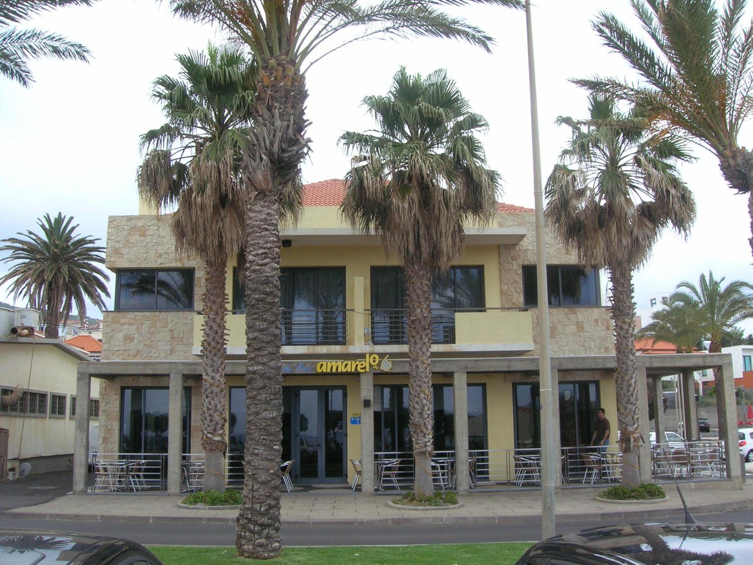 Hotel Apartamentos Amarelo - Image 1