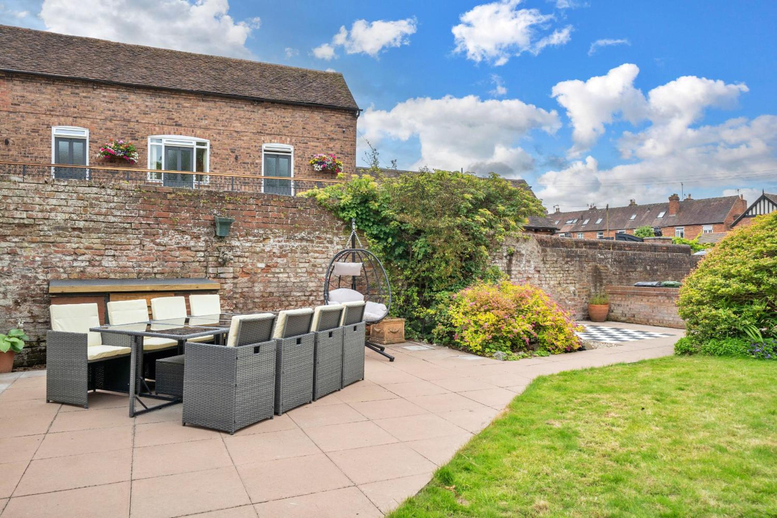 Finest Retreats - Barn Cottage view 4