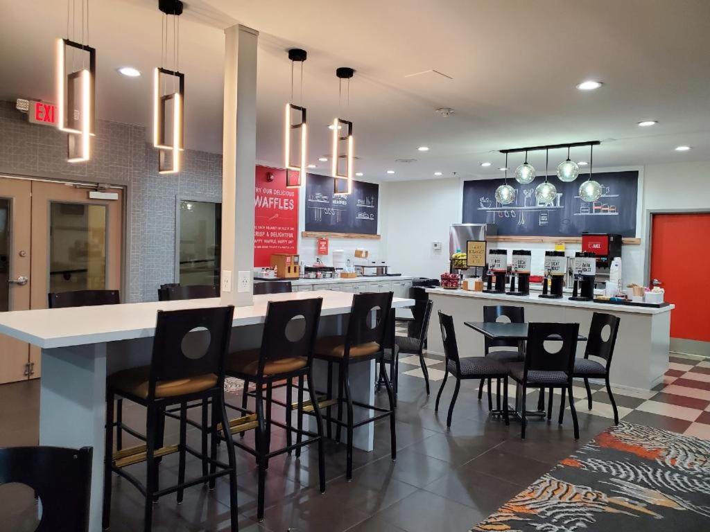 Hampton Inn Olathe - Property Image 15