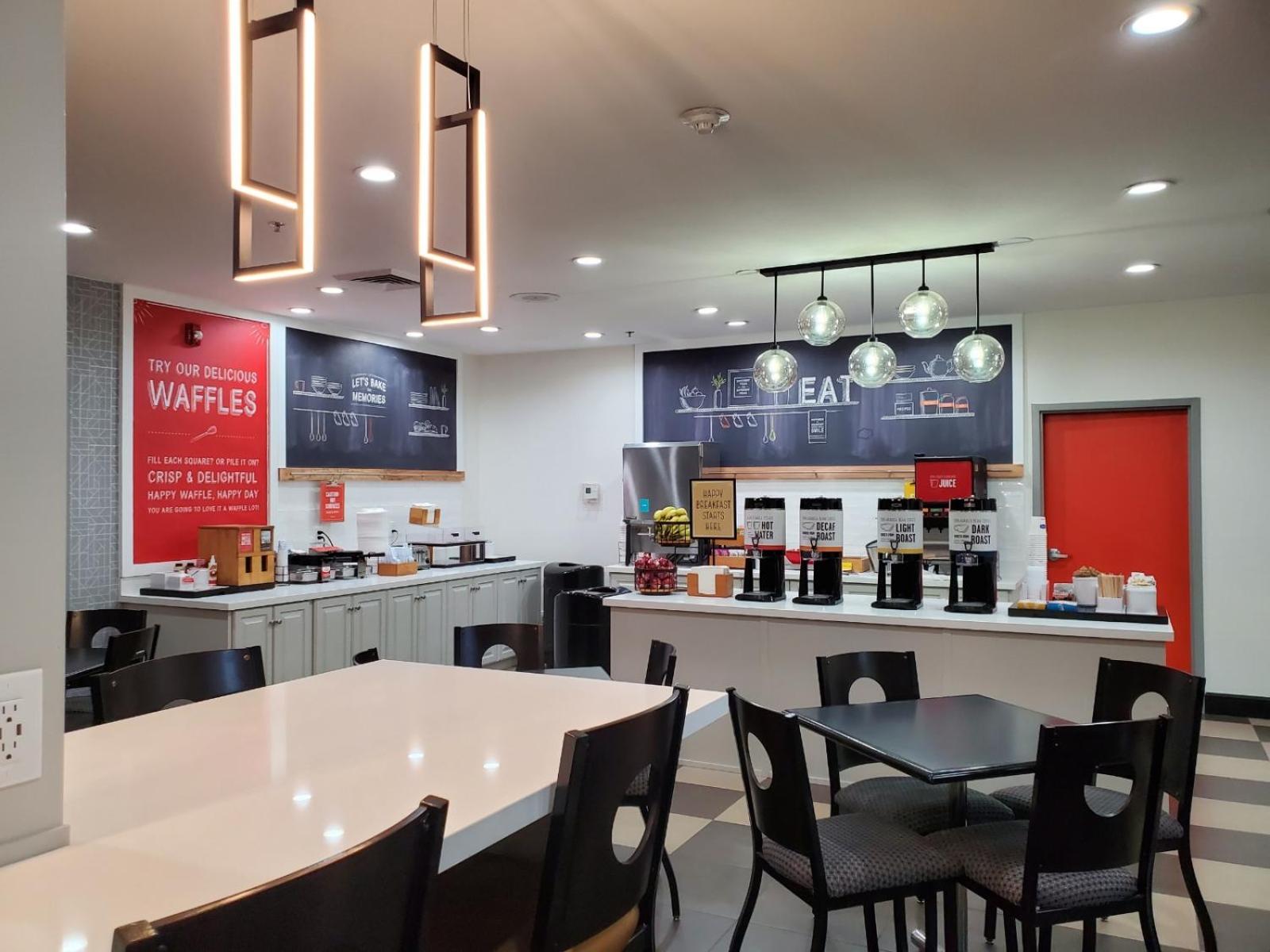 Hampton Inn Olathe - Property Image 2