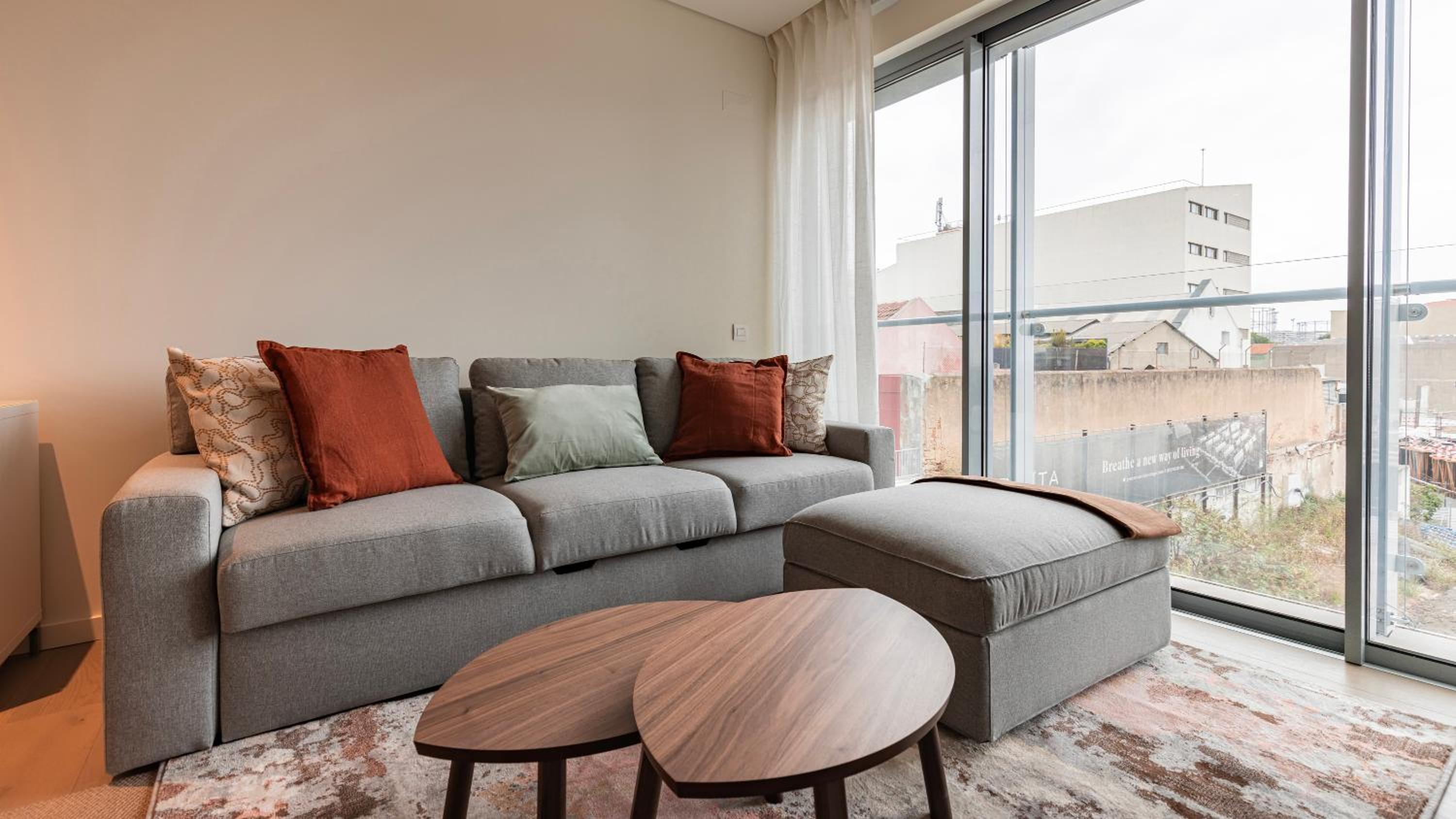 Upscale Riverside Property by LovelyStay