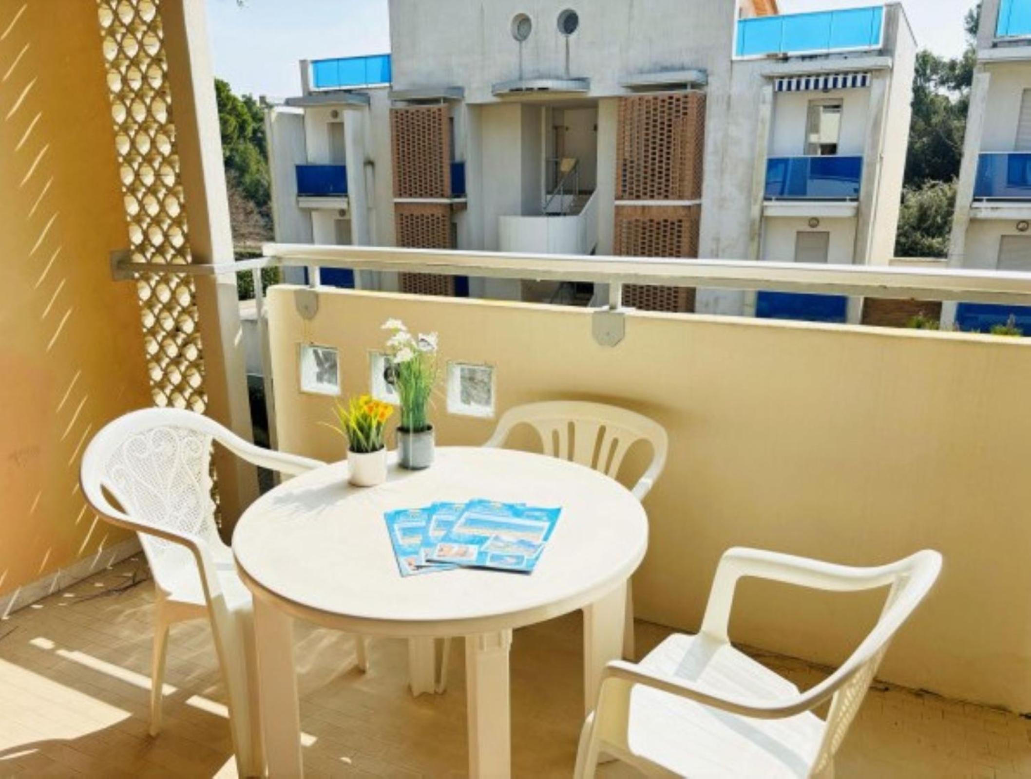 Flat with shared barbecue view 3