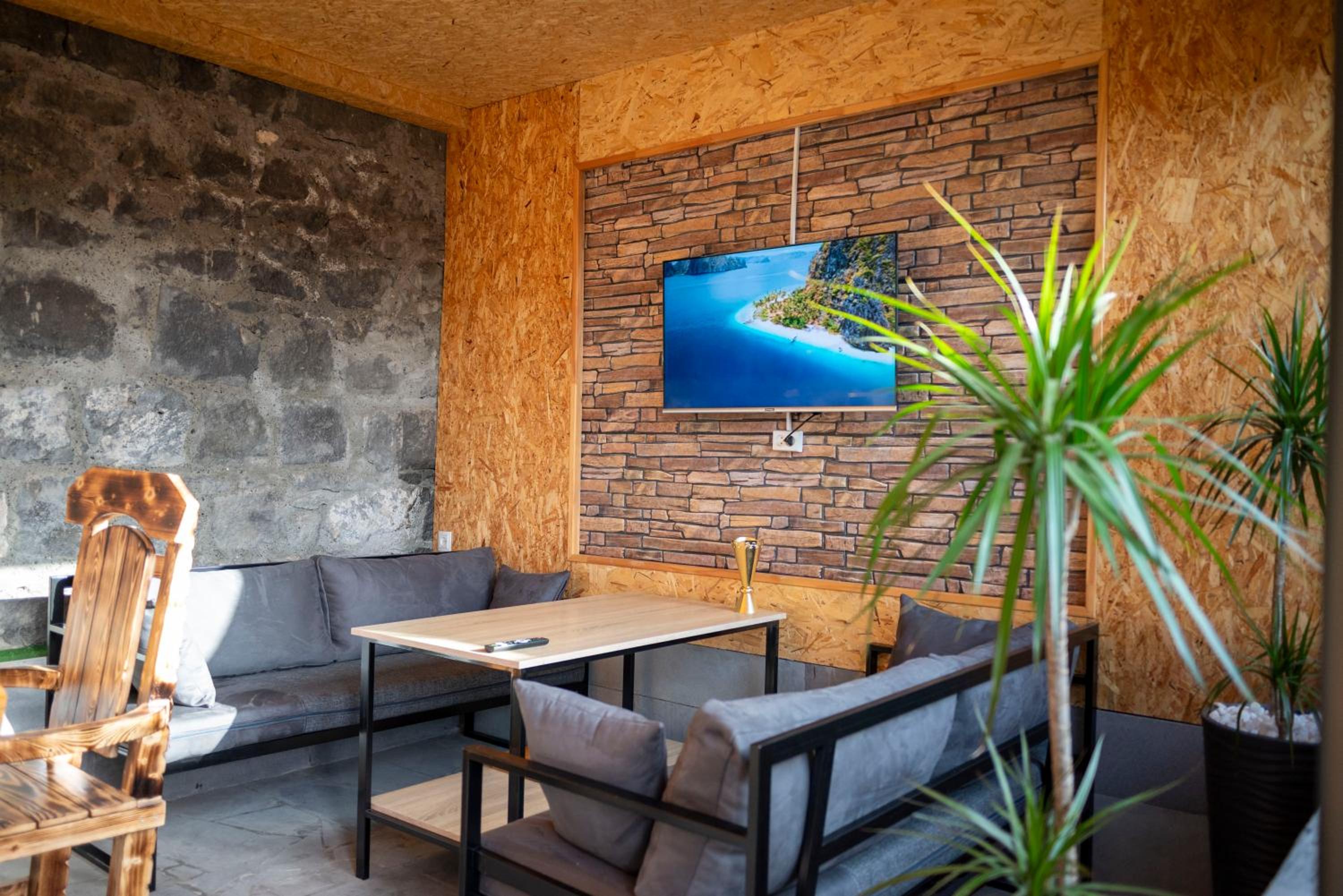 Payteni House