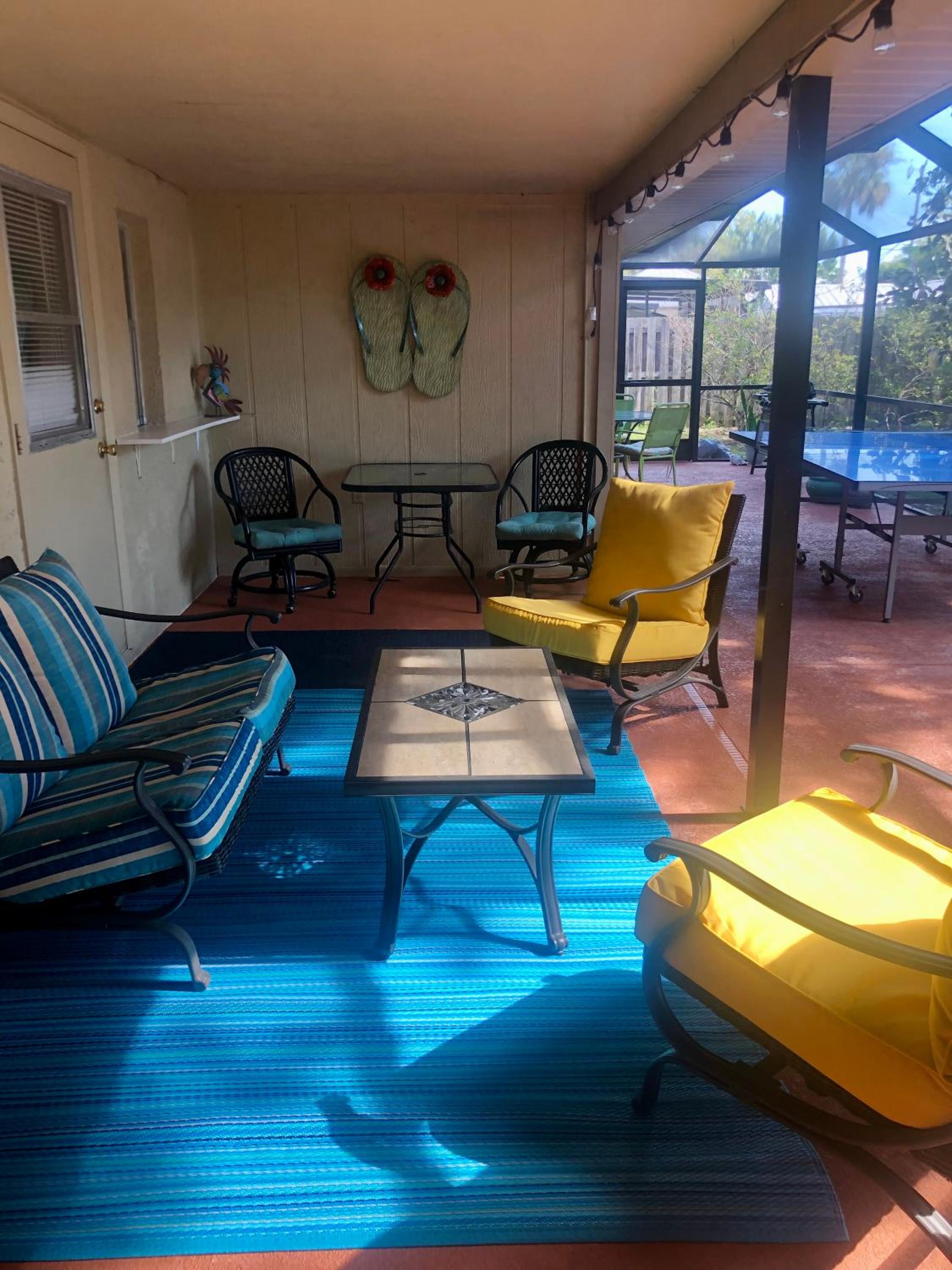 Happy House - cozy, cute rental - LOCATION! view 5